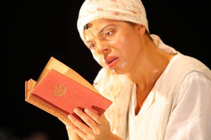 “Carolina Maria de Jesus – Diário de Bitita” será encenada às 19h desta quarta-feira, na Bibliotheca Pública. Entrada franca