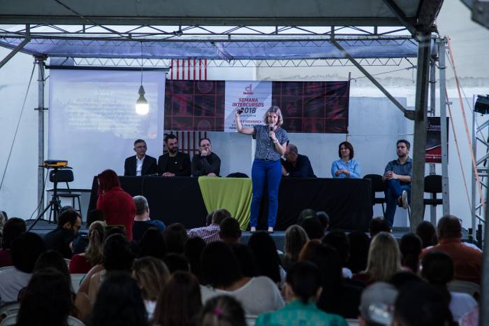 Prefeita foi uma das convidadas da Semana Intercurso do Instituto Educacional Dimensão