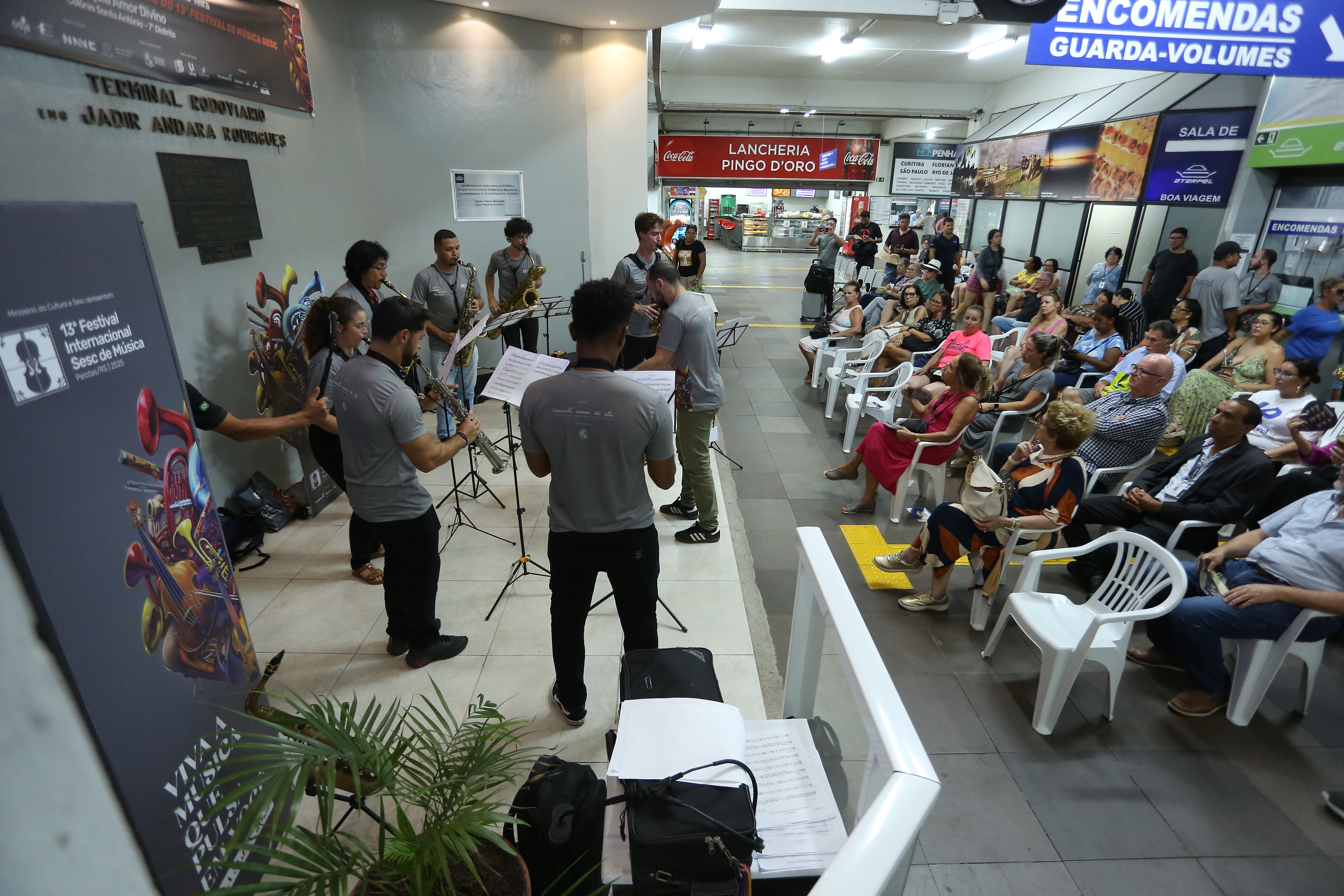 Festival Internacional Sesc de Música e temporada de verão movimentaram o terminal.