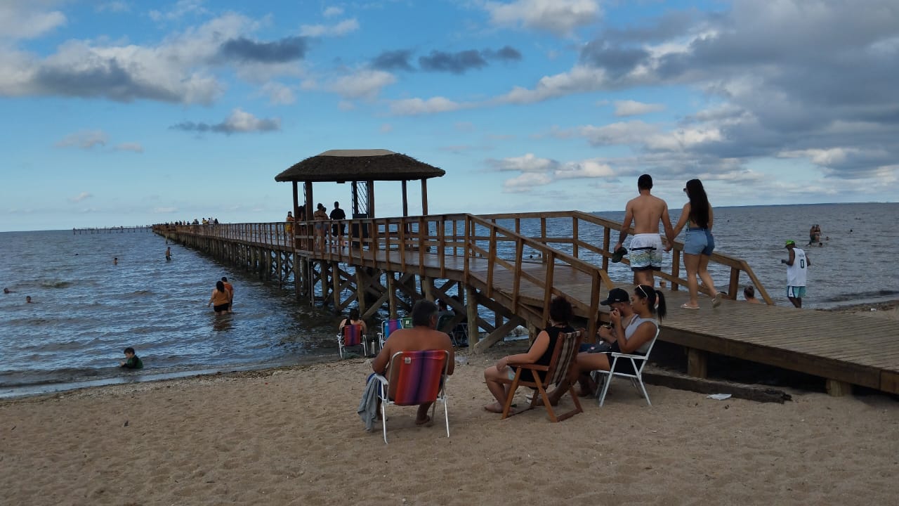 O balneário está próprio para banho