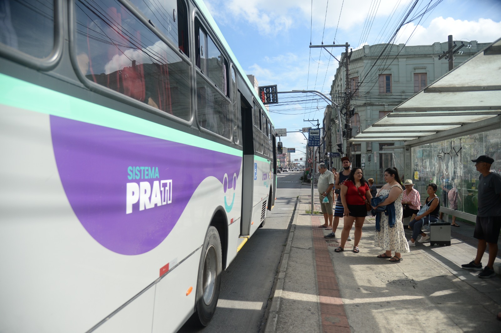 Cancelamento do início das aulas do Estado e baixo movimento adiam incremento de reforços