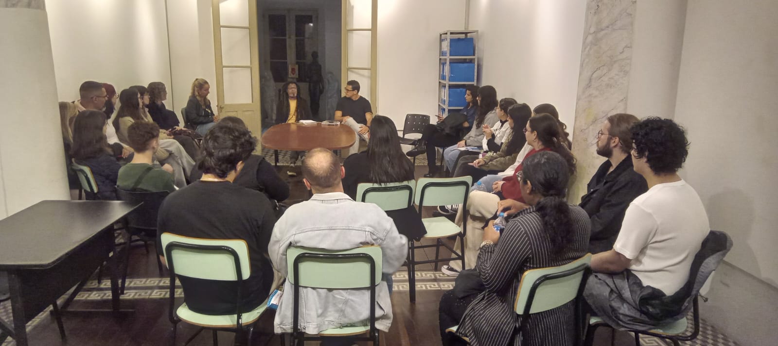 Mais de 30 estudantes irão desenvolver cinco projetos com exposições e projeções em prédios históricos