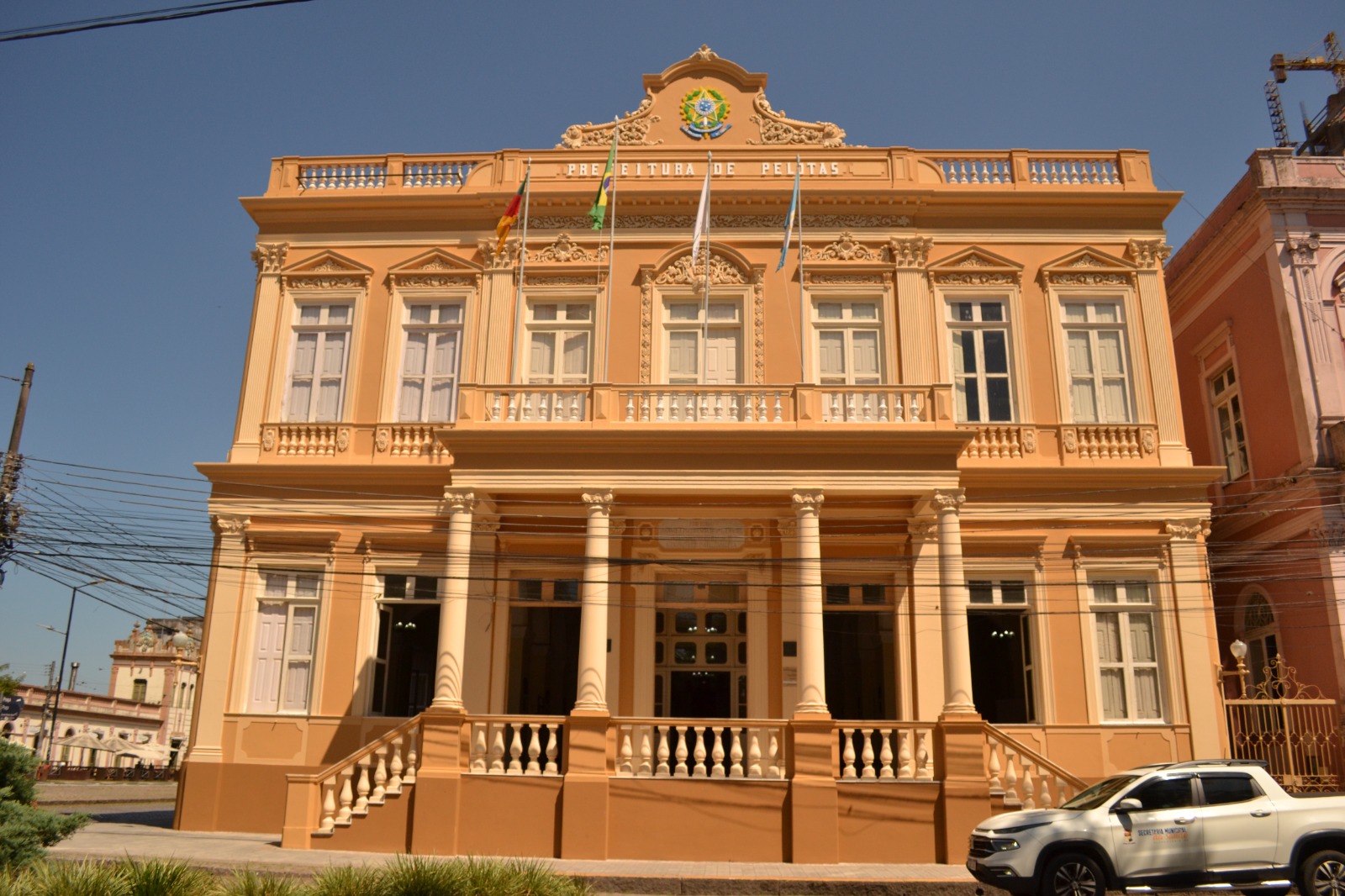 Pelotas e Aveiro, em Portugal, celebram a data nesta terça-feira (15)
