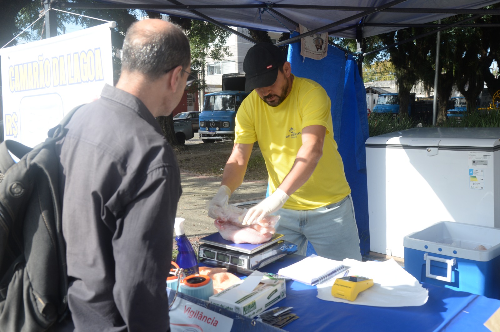 Movimento nos pontos de comercialização de pescado na cidade tem aumentado gradativamente