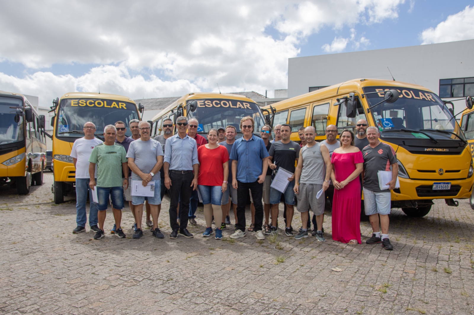 Prefeitura realizou a vistoria e conserto de 25 ônibus e micro ônibus, para o início do ano letivo no município