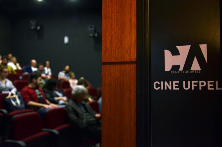 Cada sexta-feira, no Cine UFPel, haverá exibição de um longa uruguaio, argentino, chileno, mexicano ou espanhol, seguido de debate.