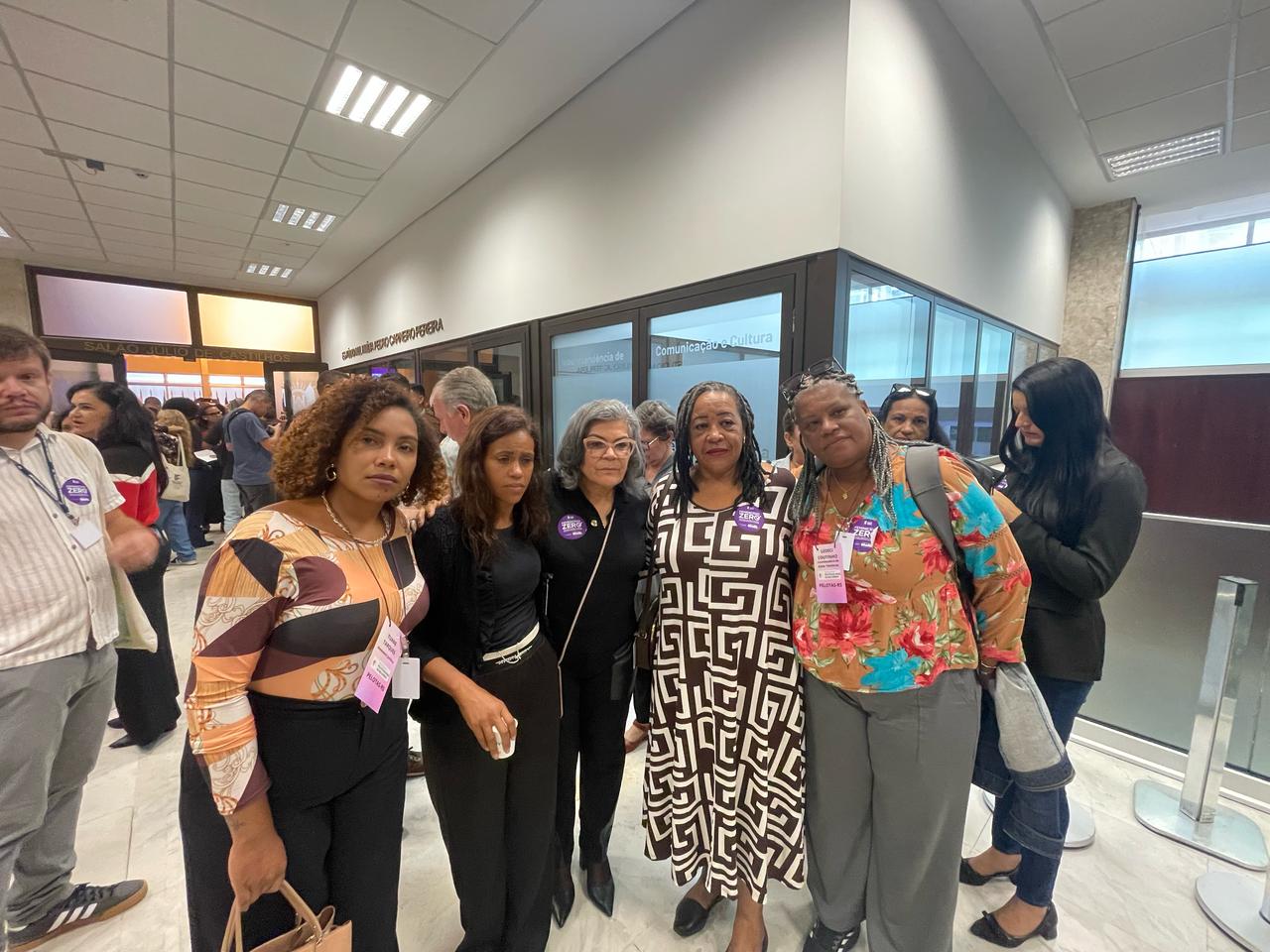Durante a ocasião, foi lançada a exposição “Arrancadas de Nós - o feminicídio e as histórias que precisam ser contadas”, além da assinatura da Carta de Compromisso de Mobilização Nacional Pelo Feminicídio Zero