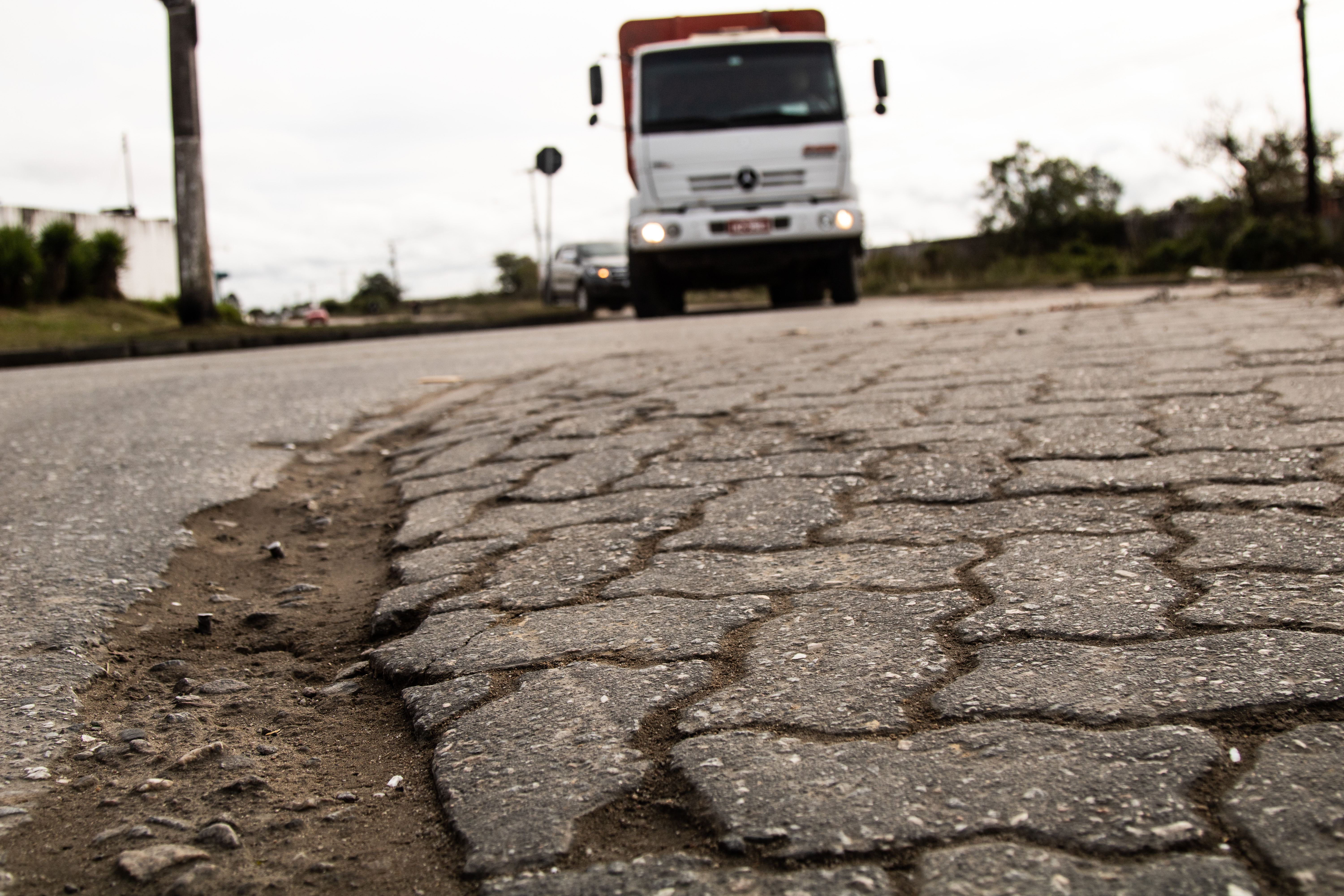 Melhorias foram feitas pelo pessoal do projeto Mão de Obra Prisional e visam melhorar o fluxo no trânsito da região