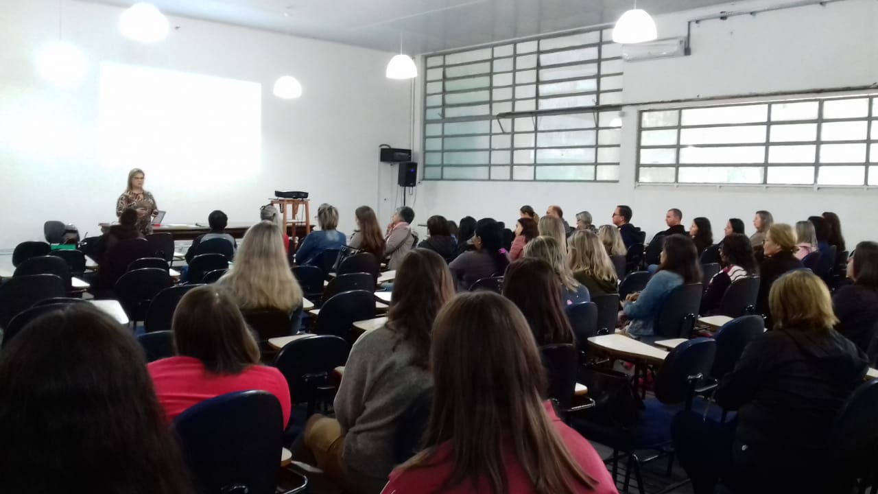 Encontro reuniu cerca de 50 docentes da rede municipal de ensino