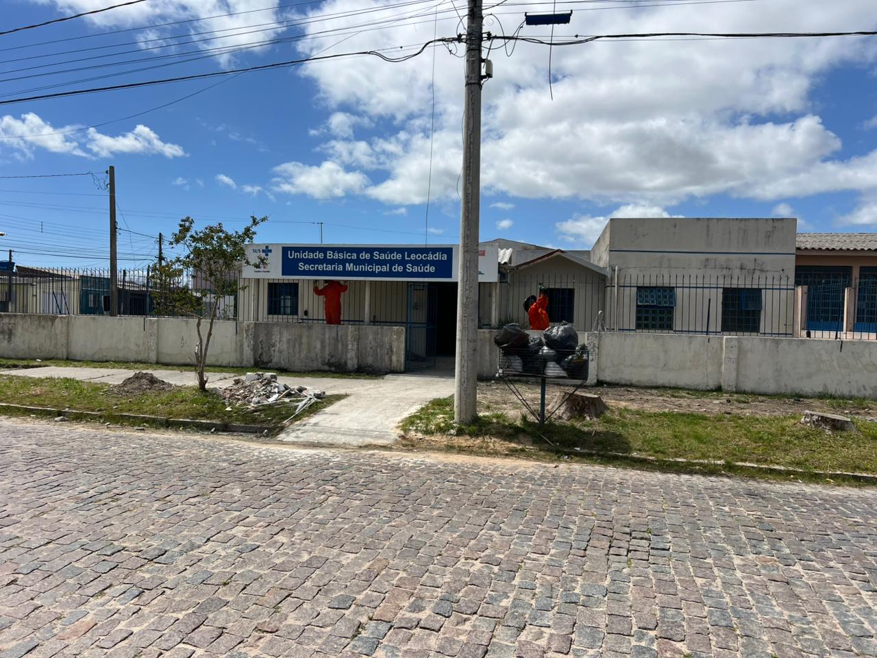 Equipe de 11 trabalhadores atua em diversas frentes e acelera ritmo da obra