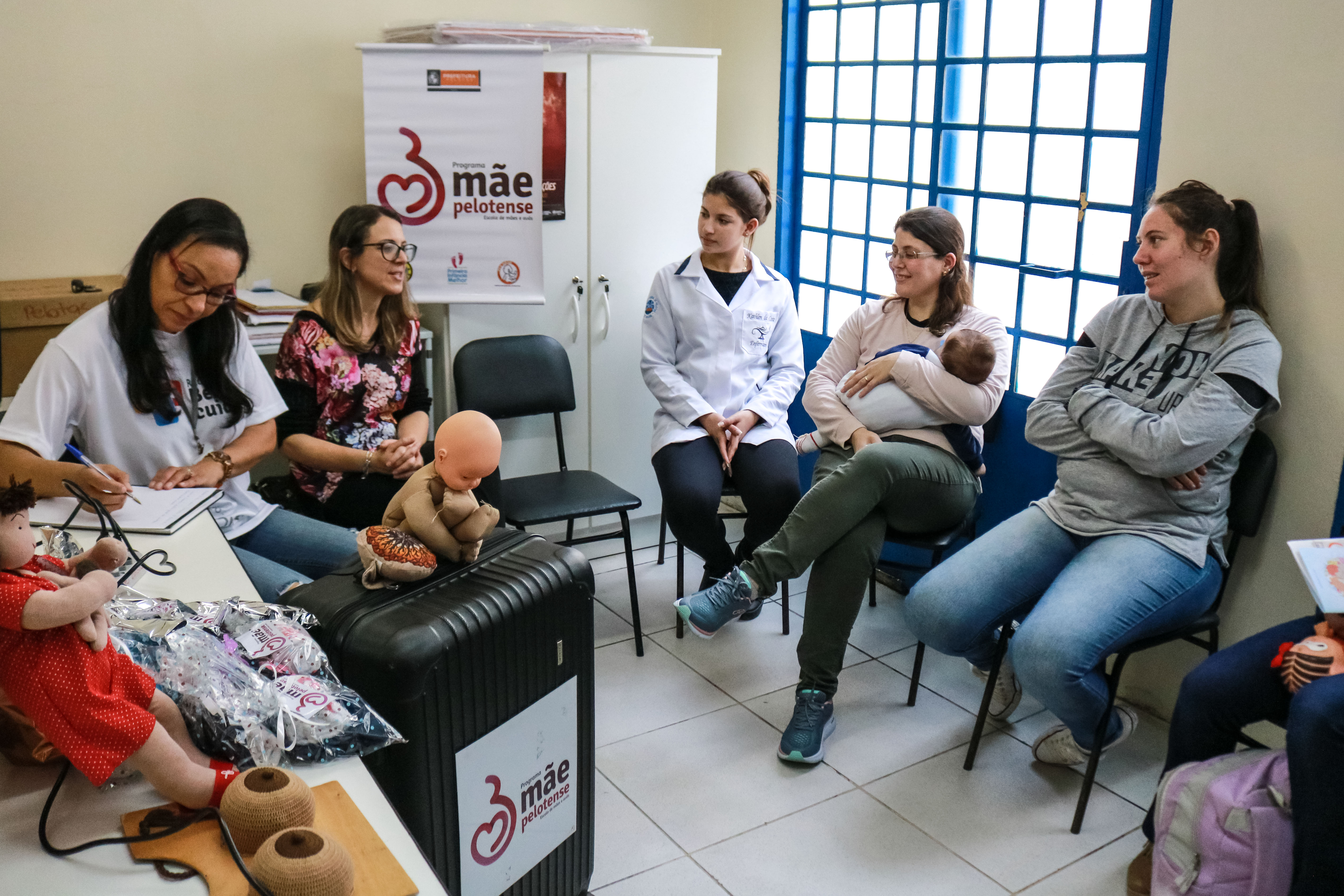 Gestantes, puérperas e profissionais de saúde trocam experiências e conhecimentos no 3º Encontro de Gestantes, na UBS Leocádia
