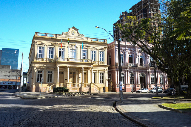 Decreto abrange Carnaval, Dia do Servidor Público, Natal e Ano Novo. Serviços essenciais serão mantidos