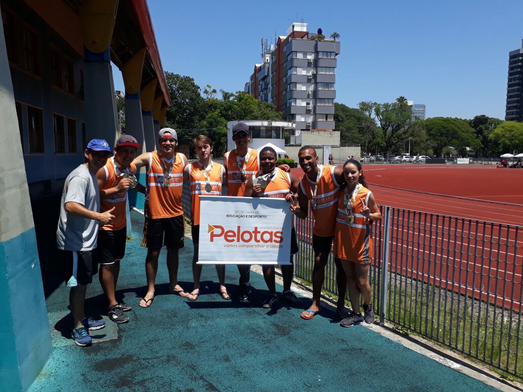 Atletas e paratletas venceram provas de atletismo e natação