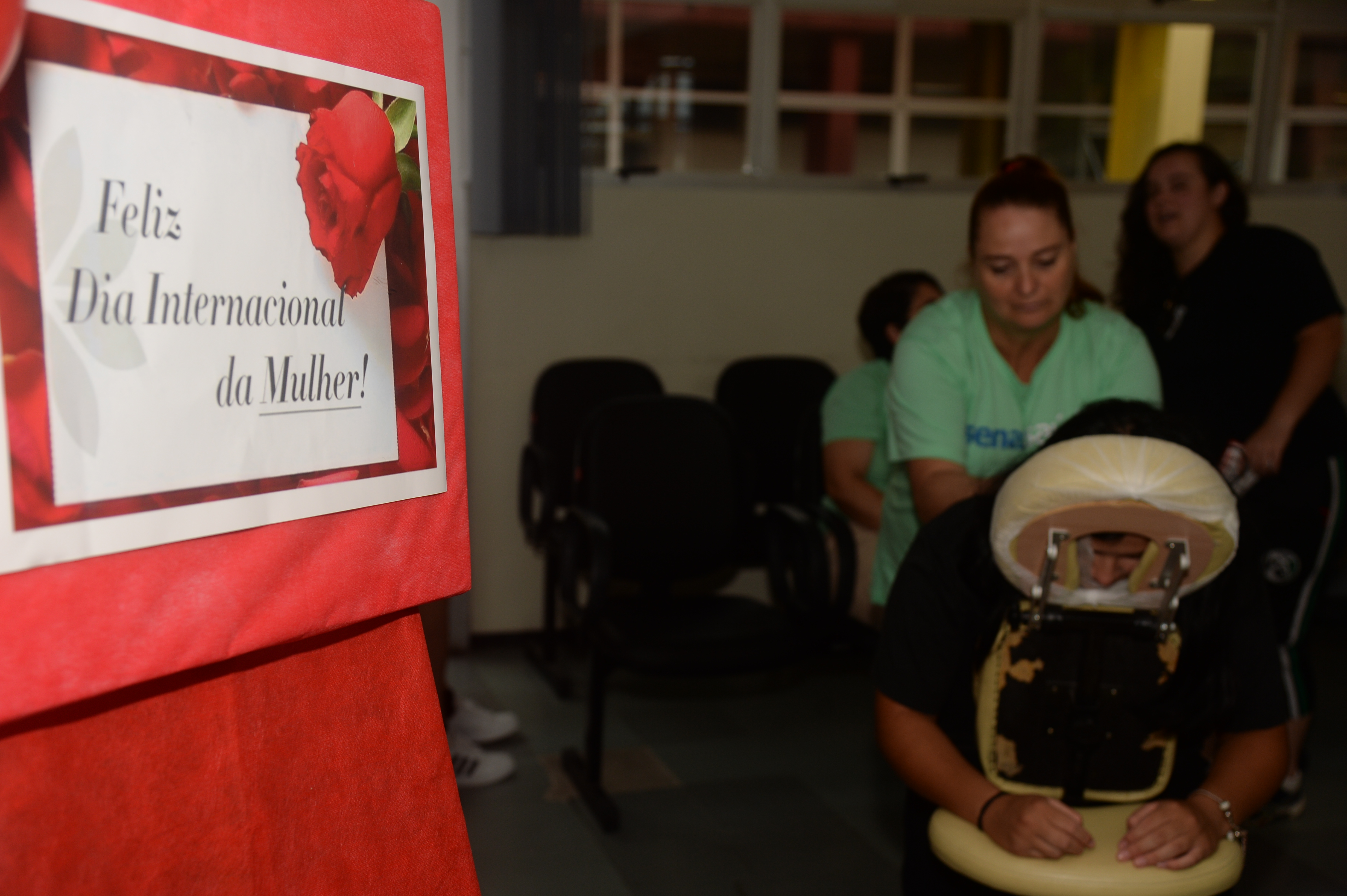 Lanche especial, flores, bombons e até massagem foram uma forma de agradecer e estimular a doação de sangue