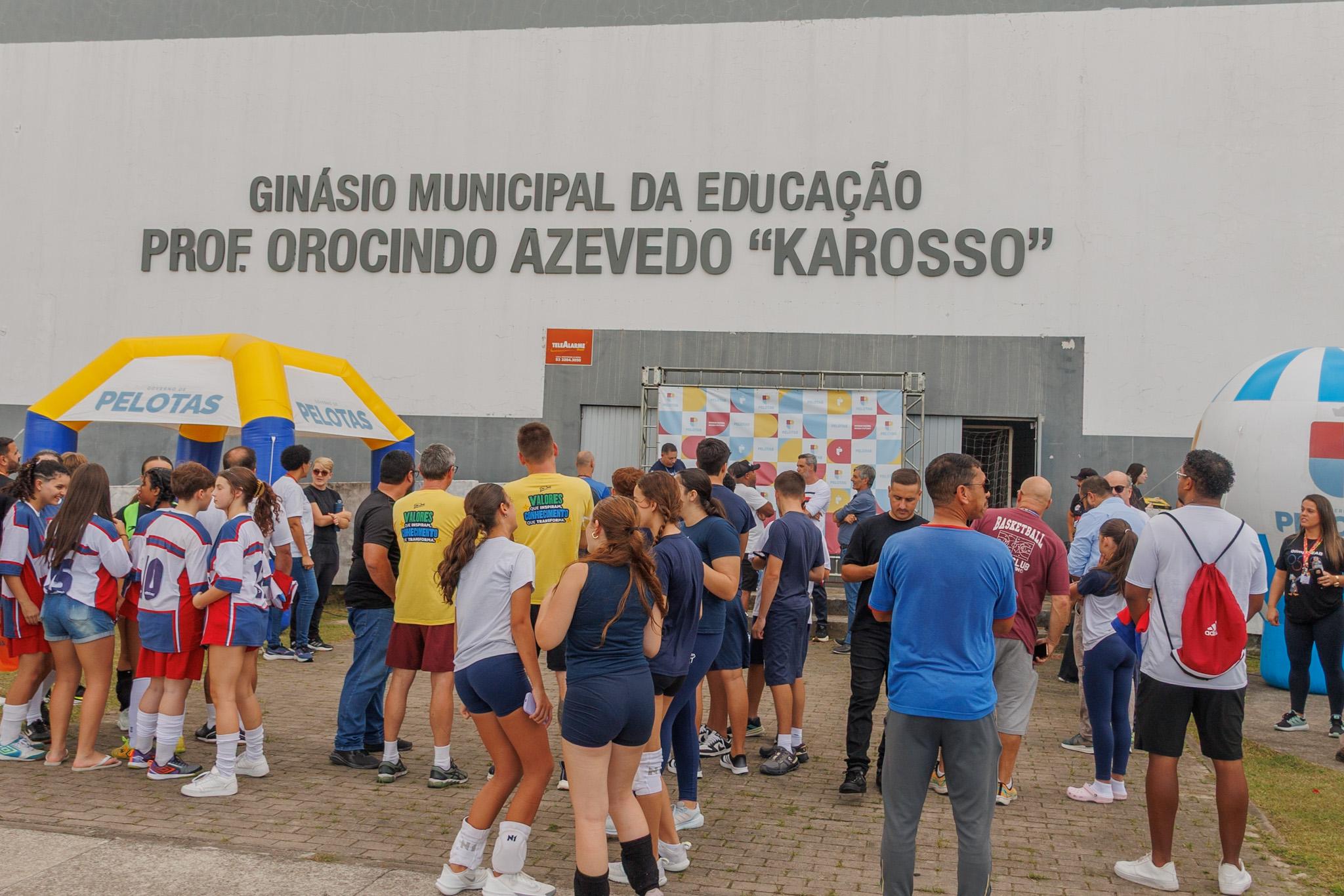 Jepel começa com a disputa de jogos de futsal infantil feminino entre três escolas