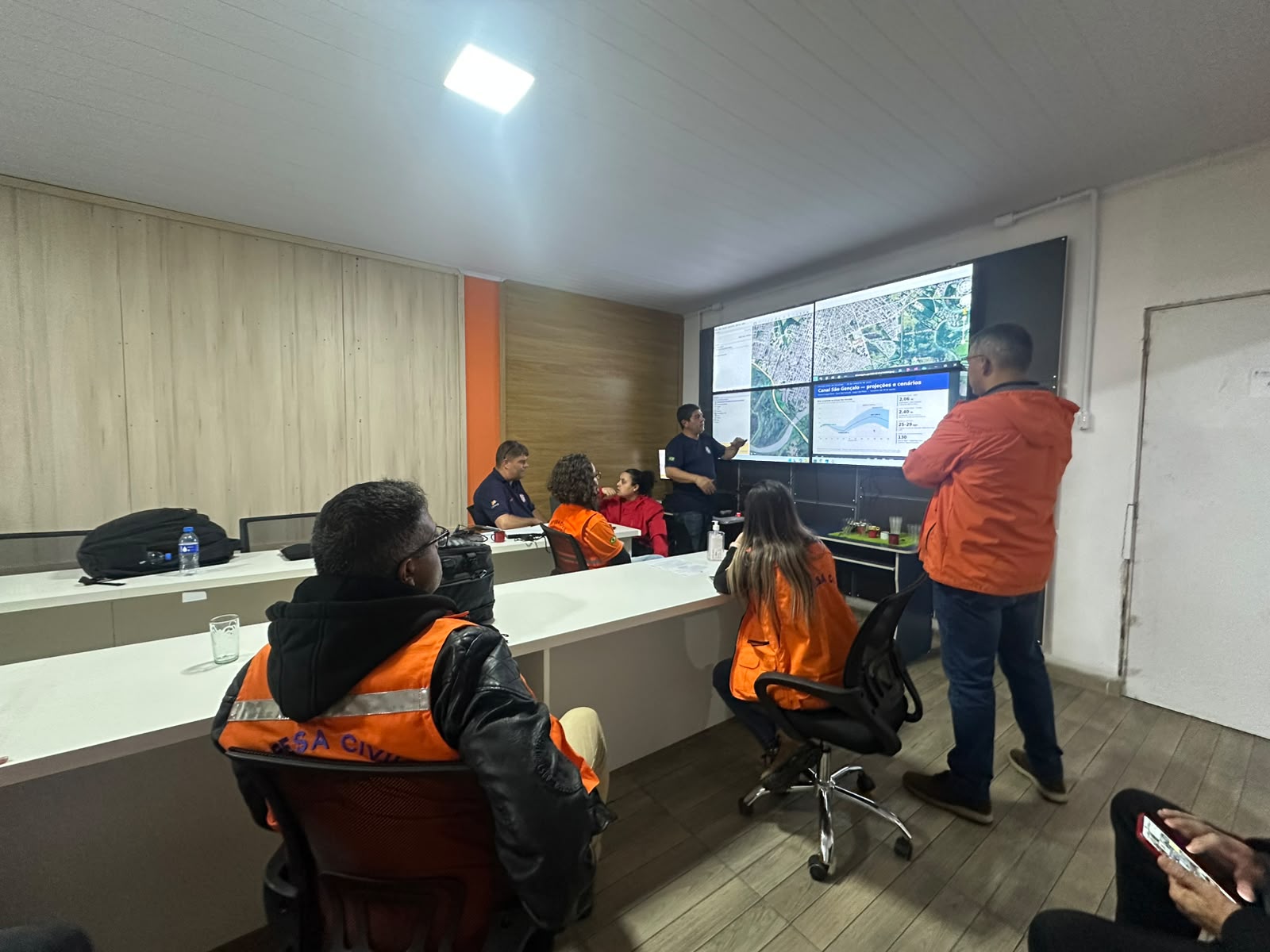Uma parte da equipe terá como base operacional a Secretaria de Proteção e Defesa Civil do município. Outra se deslocou a Jaguarão