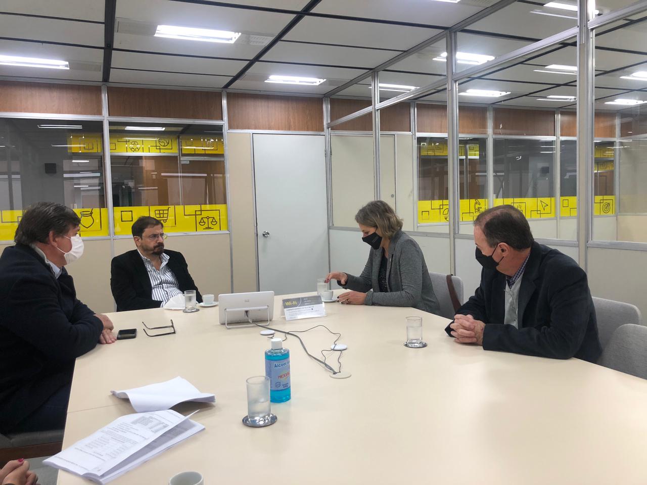 Paula se reuniu com o secretário estadual de Planejamento, Governança e Gestão, Claudio Gastal, para tratar de uma estrutura do governo do RS, na região Sul, que possa ser servir para o local