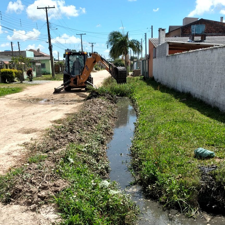 Ação da Secretaria de Serviços Urbanos e Infraestrutura (Ssui) visa impedir alagamentos no local, problema considerado “histórico” pelos moradores