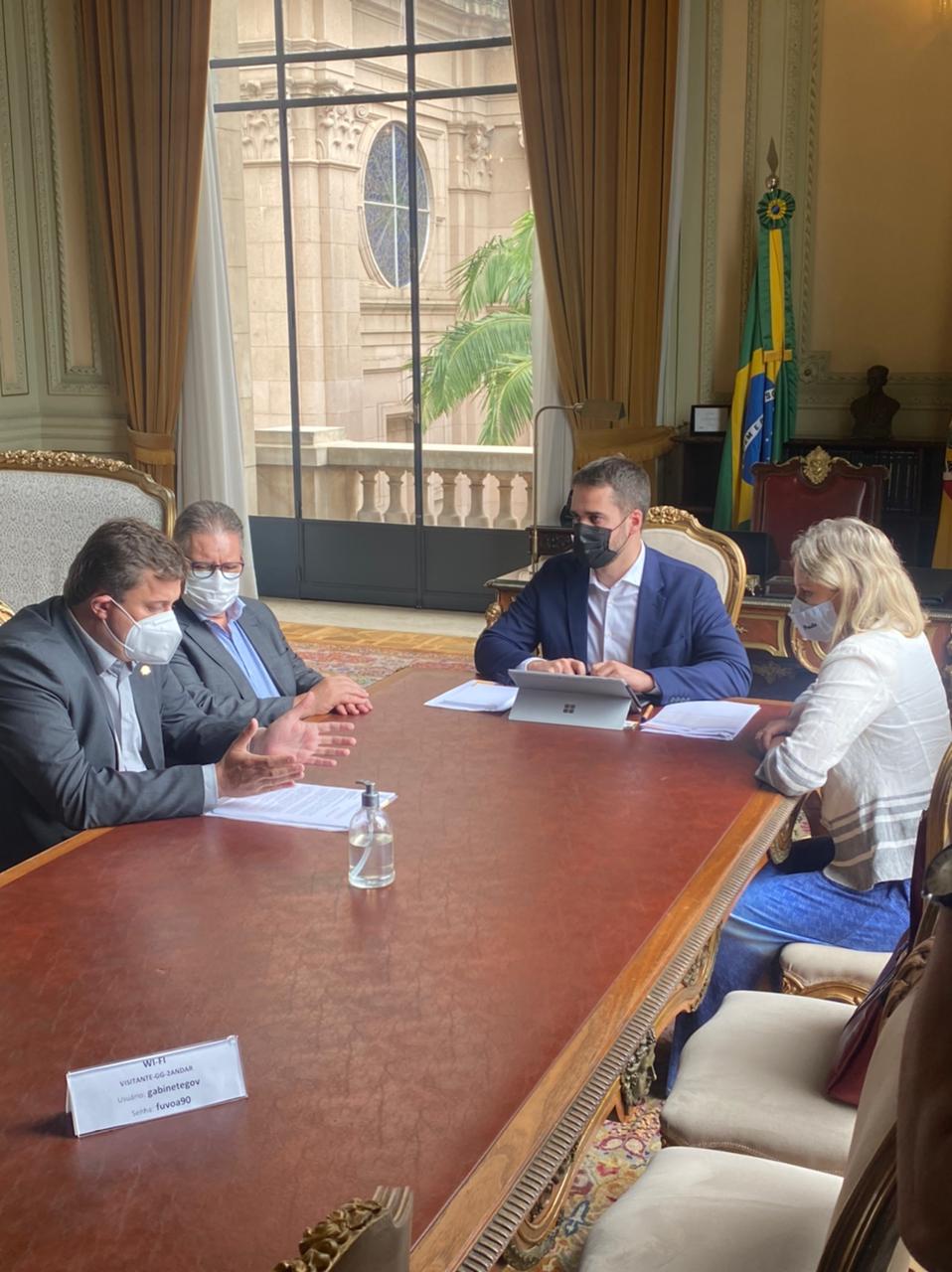Paula e o presidente da Azonasul, Vinícius Pegoraro, solicitaram apoio do governo estadual para viabilizar uma pesquisa de vitimização, ponto inicial para a criação do Gabinete de Gestão Integrada Regional