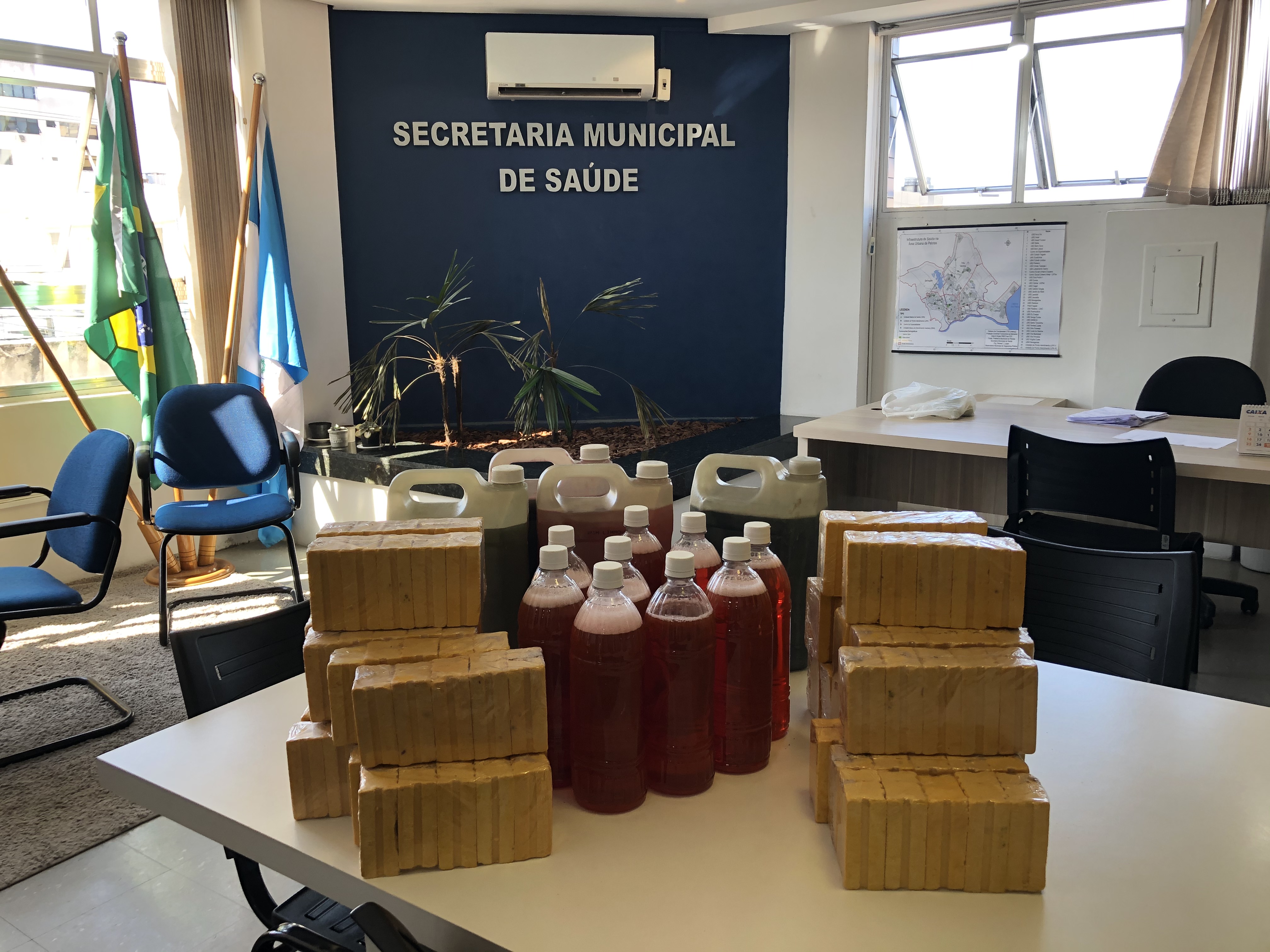 Sabão em barra e detergente líquido serão usados para a higienização dos espaços de saúde, importante aliados no combate ao coronavírus