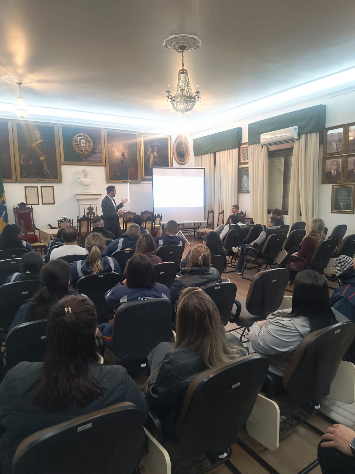 O treinamento visa identificar pacientes com Infarto Agudo do Miocárdio (IAM) para fazer a aplicação da medicação que funciona como um vasodilatador do coração