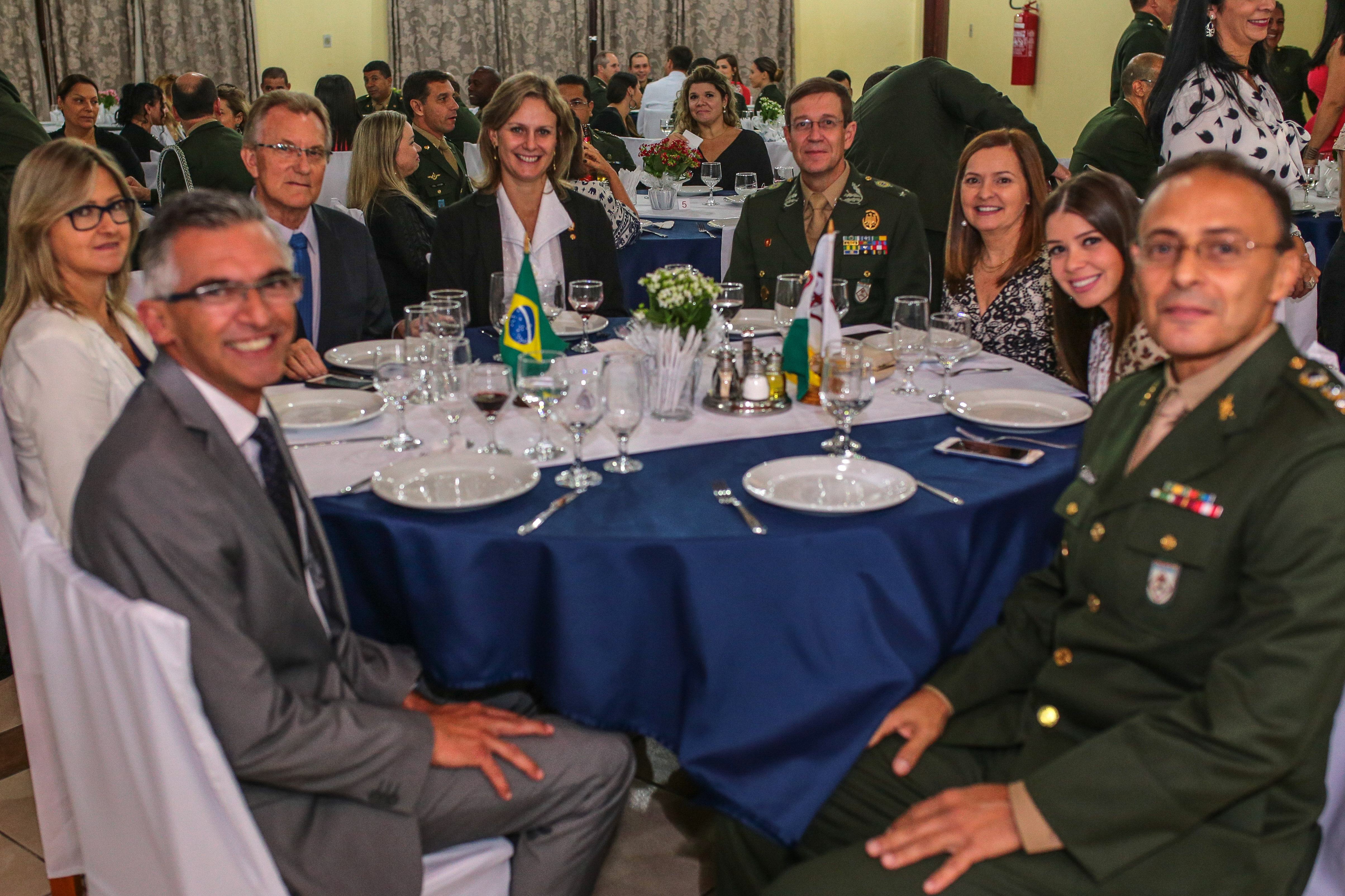 Jantar, na Vila Militar dos Oficiais, comemorou o Dia do Exército