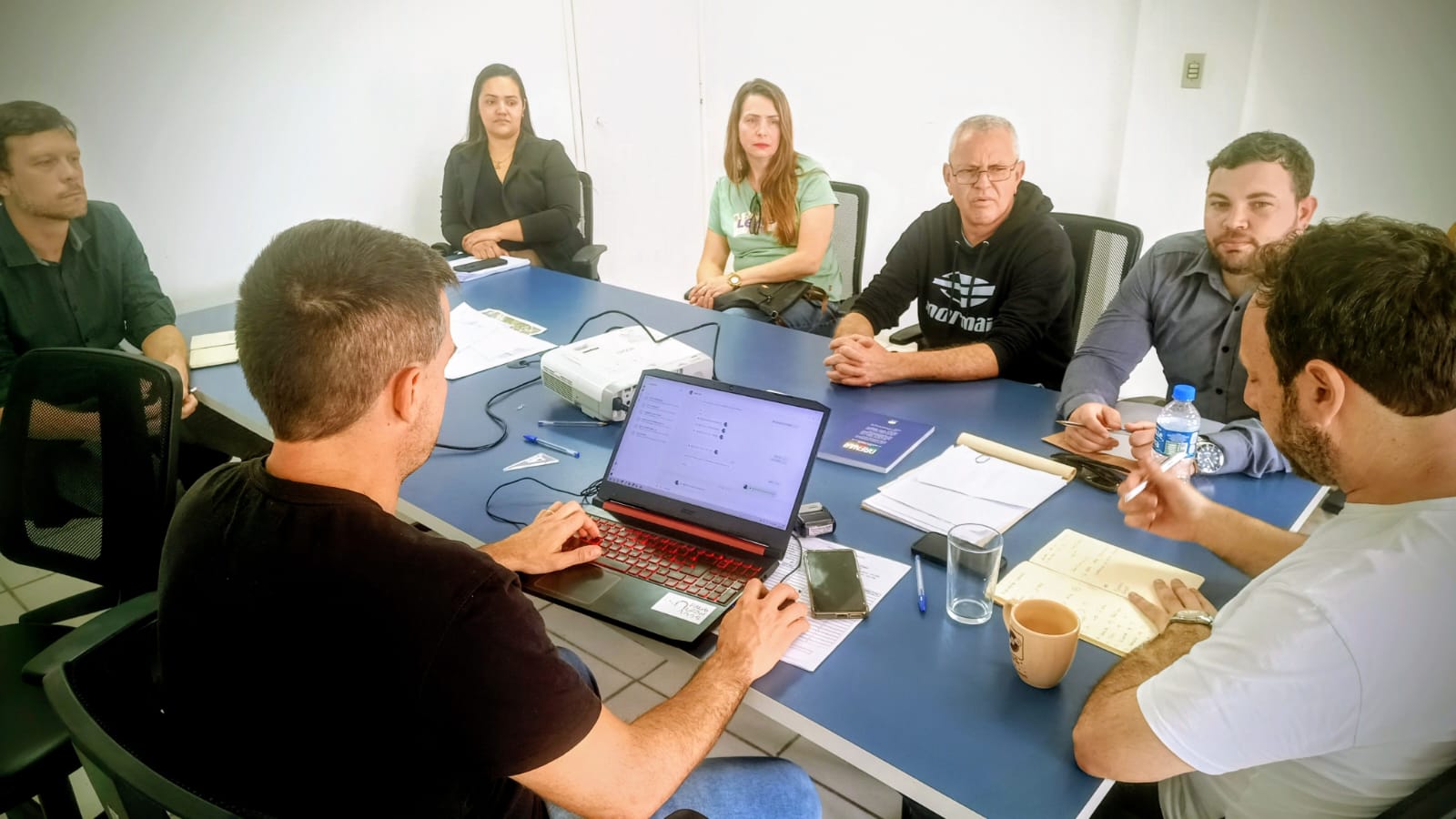 Encontro nesta quinta-feira (18), que terá periodicidade mensal, foi o primeiro entre poder público, permissionários e concessionária do espaço