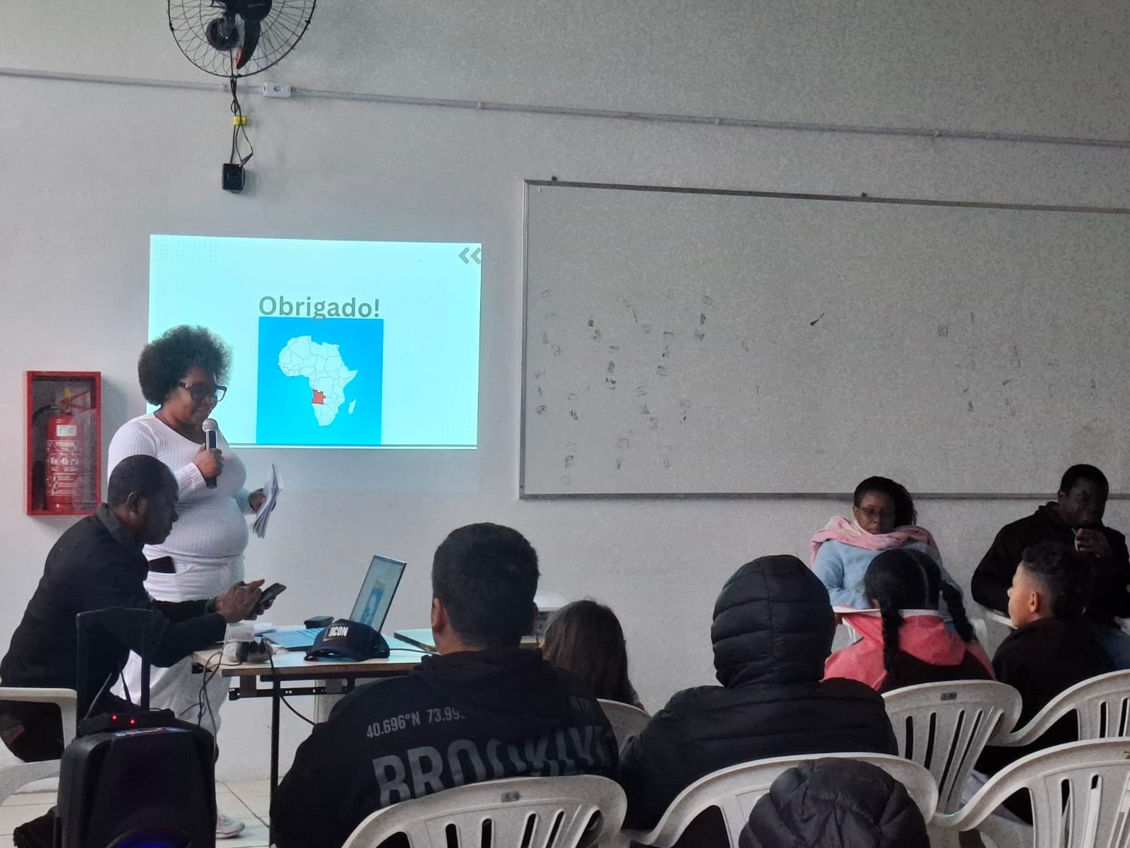A Escola Dr. Alcides de Mendonça Lima recebeu o projeto "Vivências Africanas nas Escolas da Rede Municipal de Ensino de Pelotas”