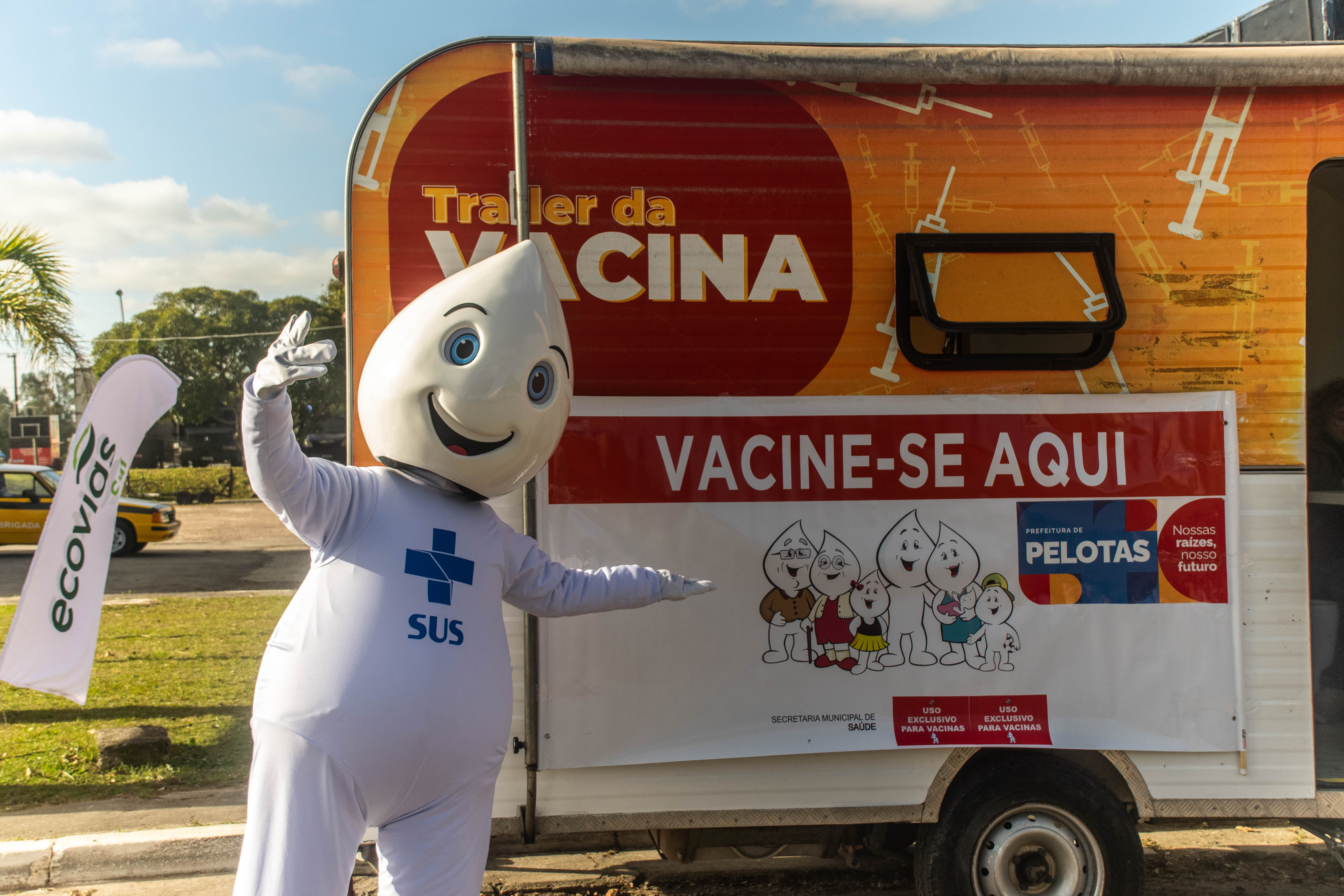 Ação da prefeitura forneceu vacinação contra influenza, auriculoterapia e acolhimento