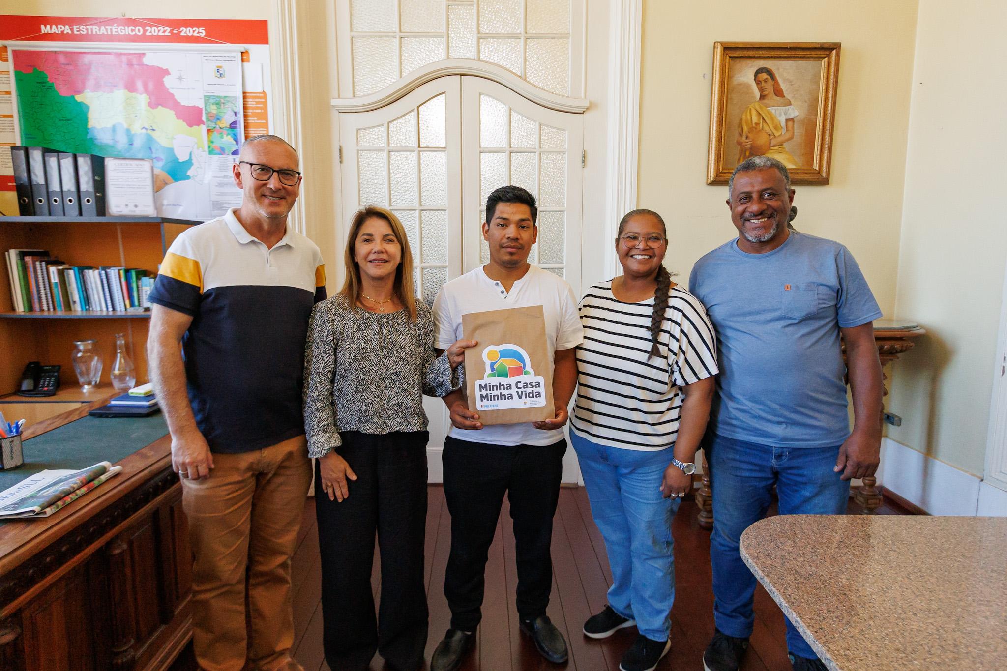 Autoridades se reuniram no Paço Municipal para discutir sobre esse momento histórico