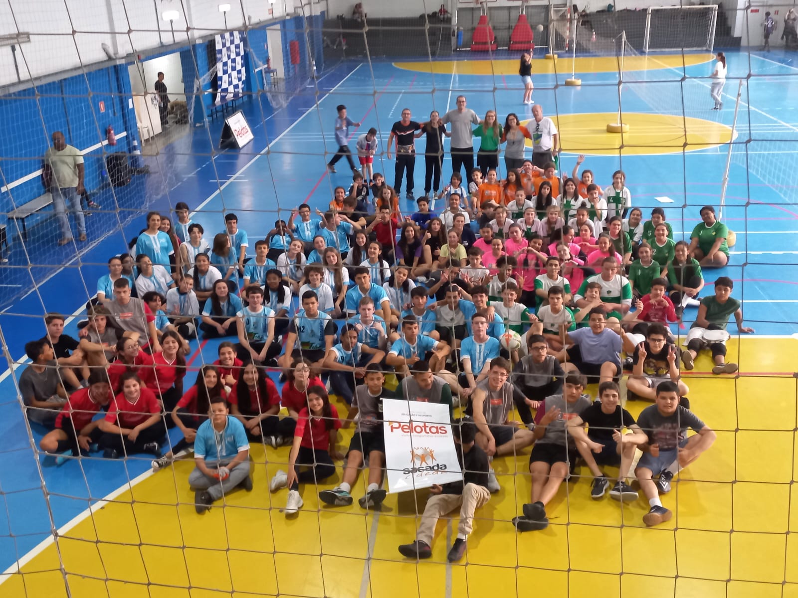 Projeto desenvolvido pela Prefeitura de Pelotas tem como objetivo fomentar a prática do vôlei