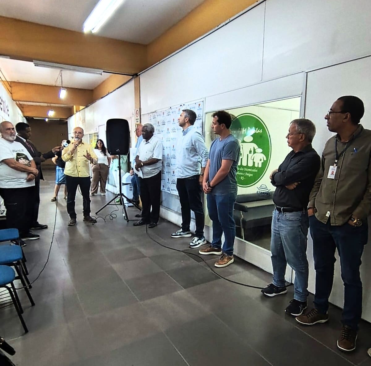 Eterpel entrega chave da sala à Associação dos Ostomizados, Familiares e Amigos de Pelotas