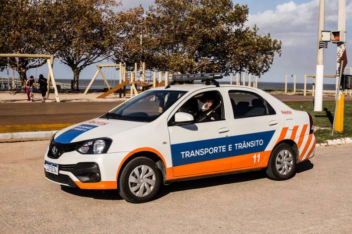 Prefeitura intensifica controle do movimento para os balneários do Laranjal e Colônia Z3