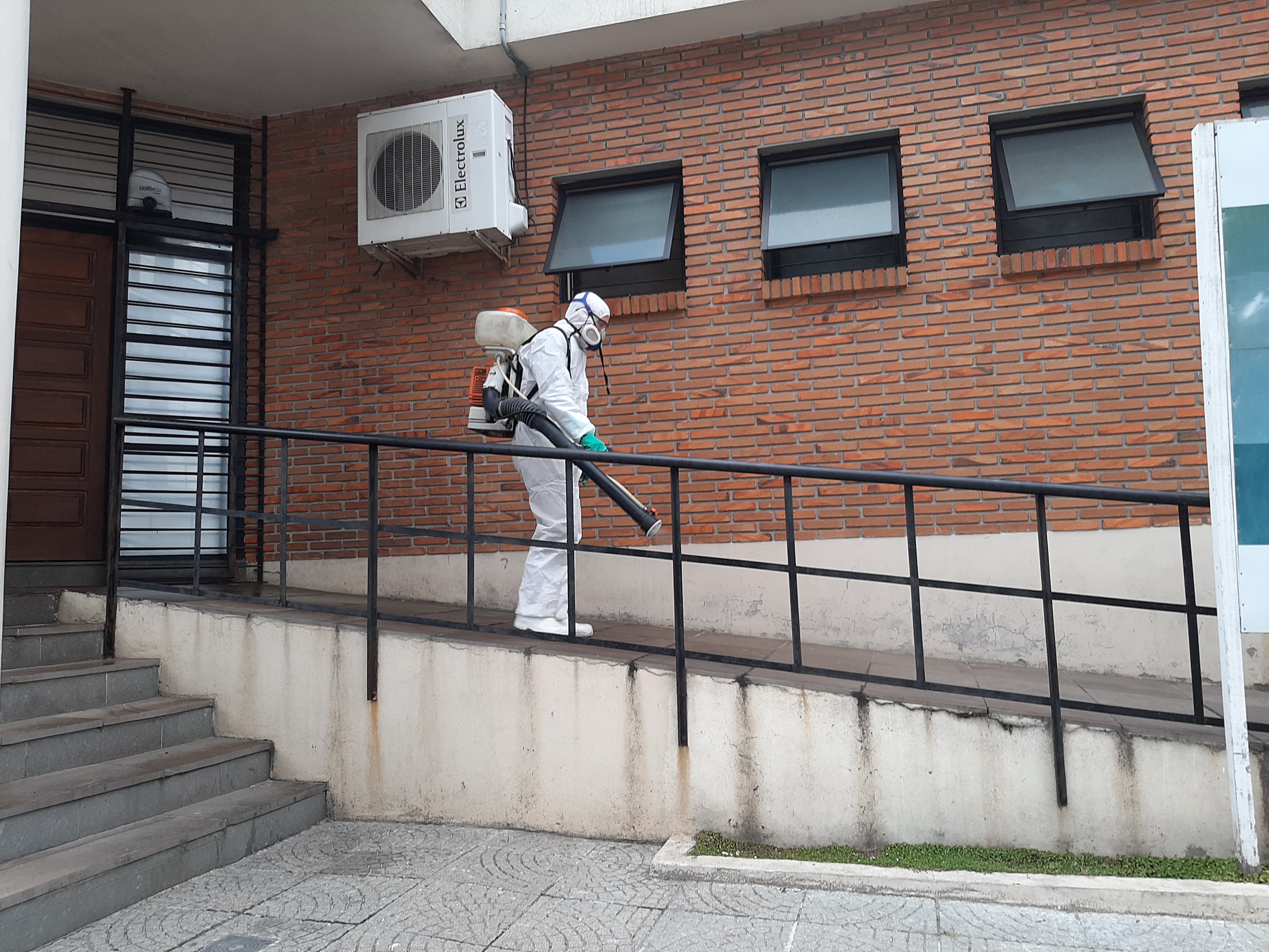 Nenhuma empresa de dedetização e desinfecção é “credenciada” ou “recomendada” pela Vigilância para prestação dos serviços