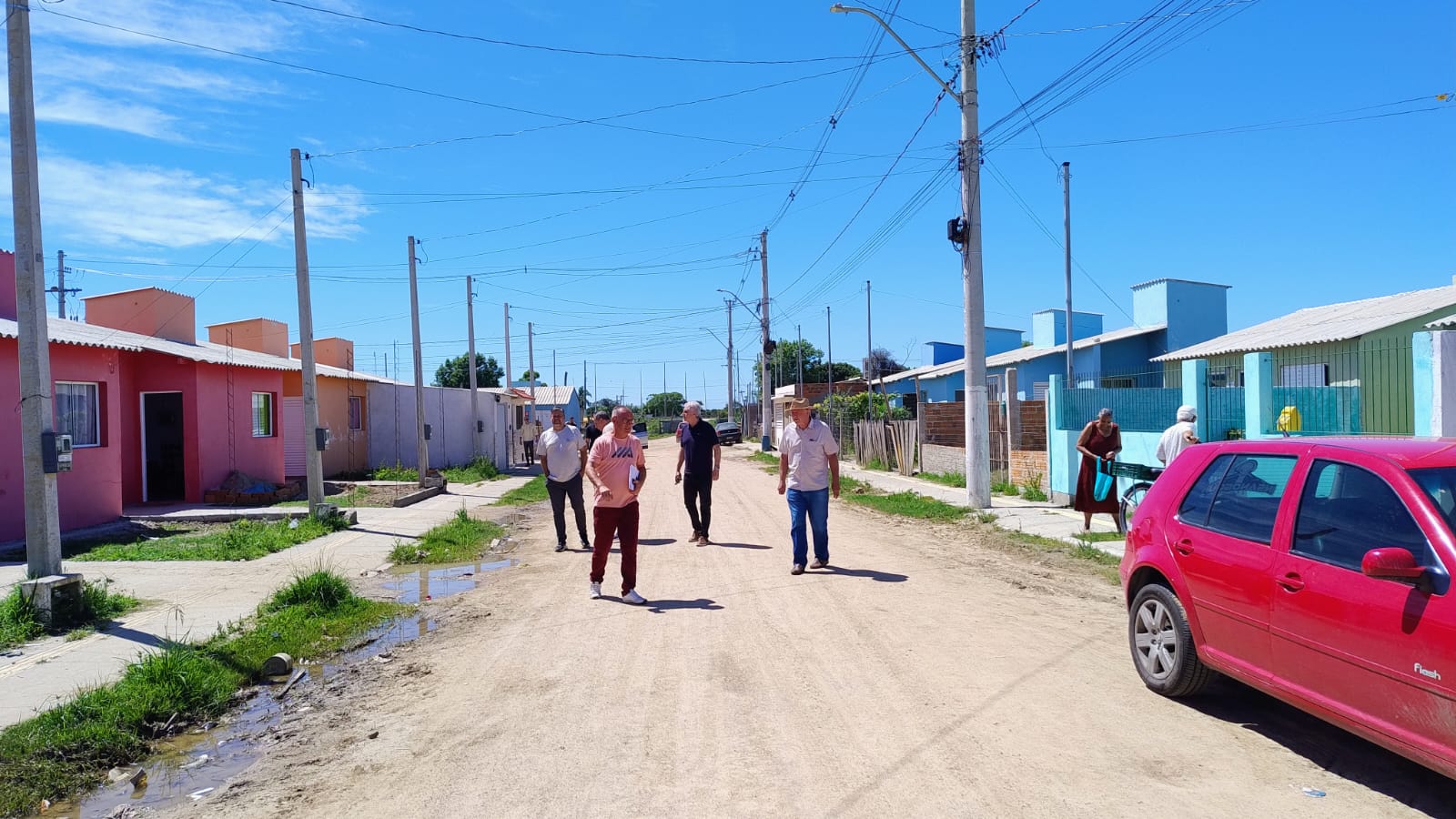 Representantes de diversas áreas conversaram com moradores para definir prioridades de ações