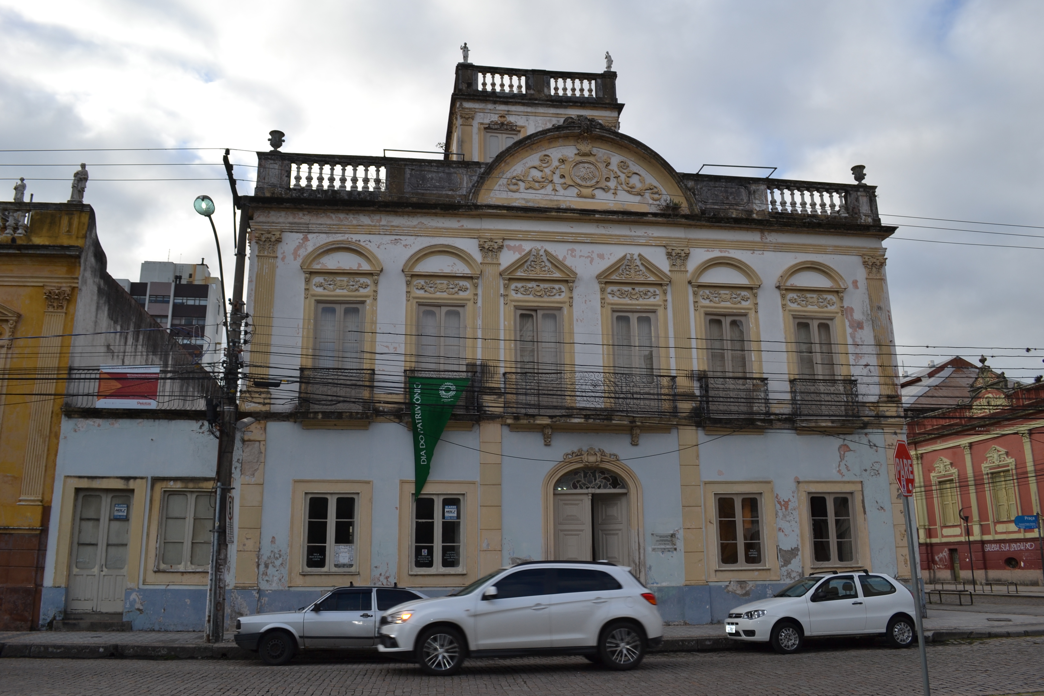 Matéria dispõe sobre ações emergenciais destinadas ao setor cultural durante a pandemia