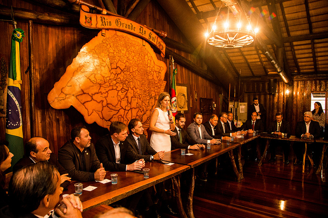 Prefeita Paula representou os gestores da Zona Sul no ato que convidou Eduardo Leite para liderar o movimento
