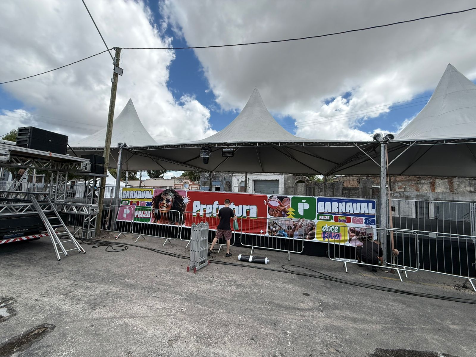 Equipe da Rede de Doenças Crônicas Transmissíveis estará três dias na passarela do samba, além dar continuidade ao trabalho preventivo nos blocos e cordões de rua