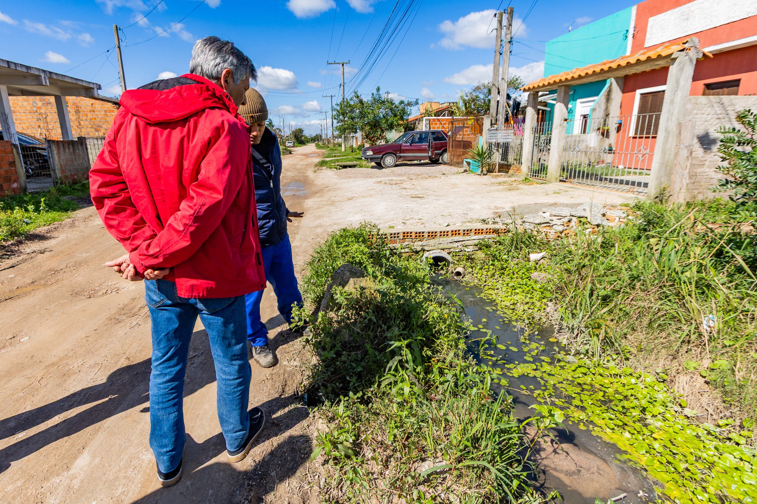 Ao todo, somente neste sábado (21), prefeitura retirou 276 toneladas de sedimentos de valetas e canais coletores em diferentes localidades da zona urbana do município