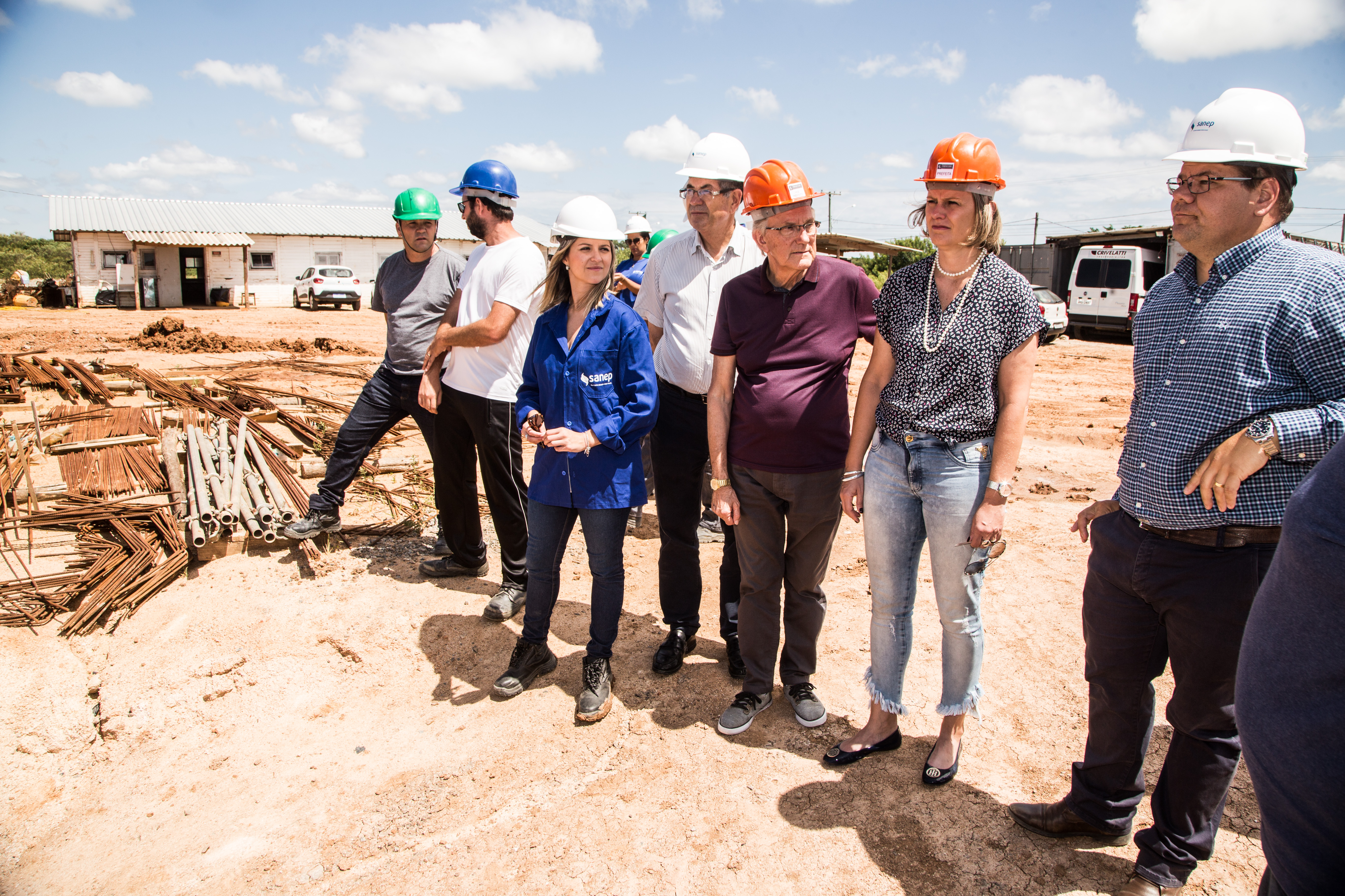 Prefeita Paula Mascarenhas visitou canteiro de obras após acompanhar a fase final da construção de rede de drenagem na Mário Peiruque