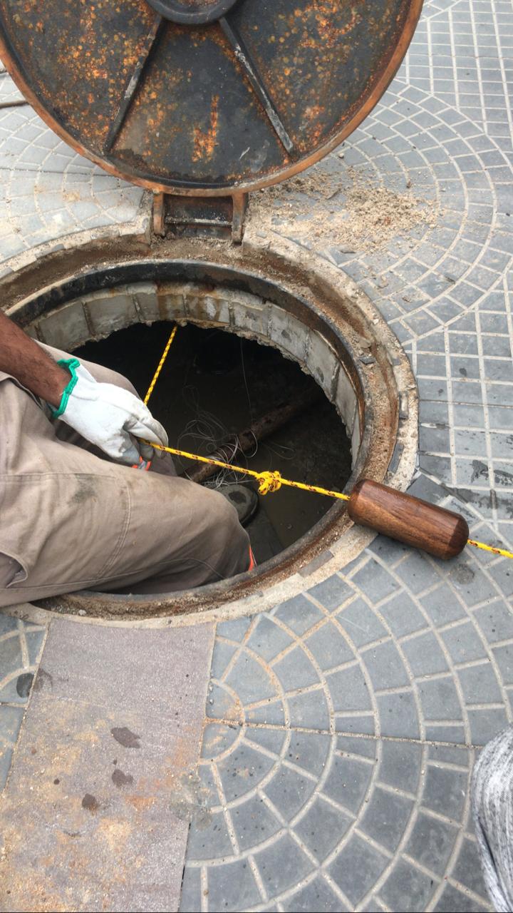 Operadoras e comerciantes devem passar fibras, cabos e fiação para a infraestrutura instalada sob o novo piso