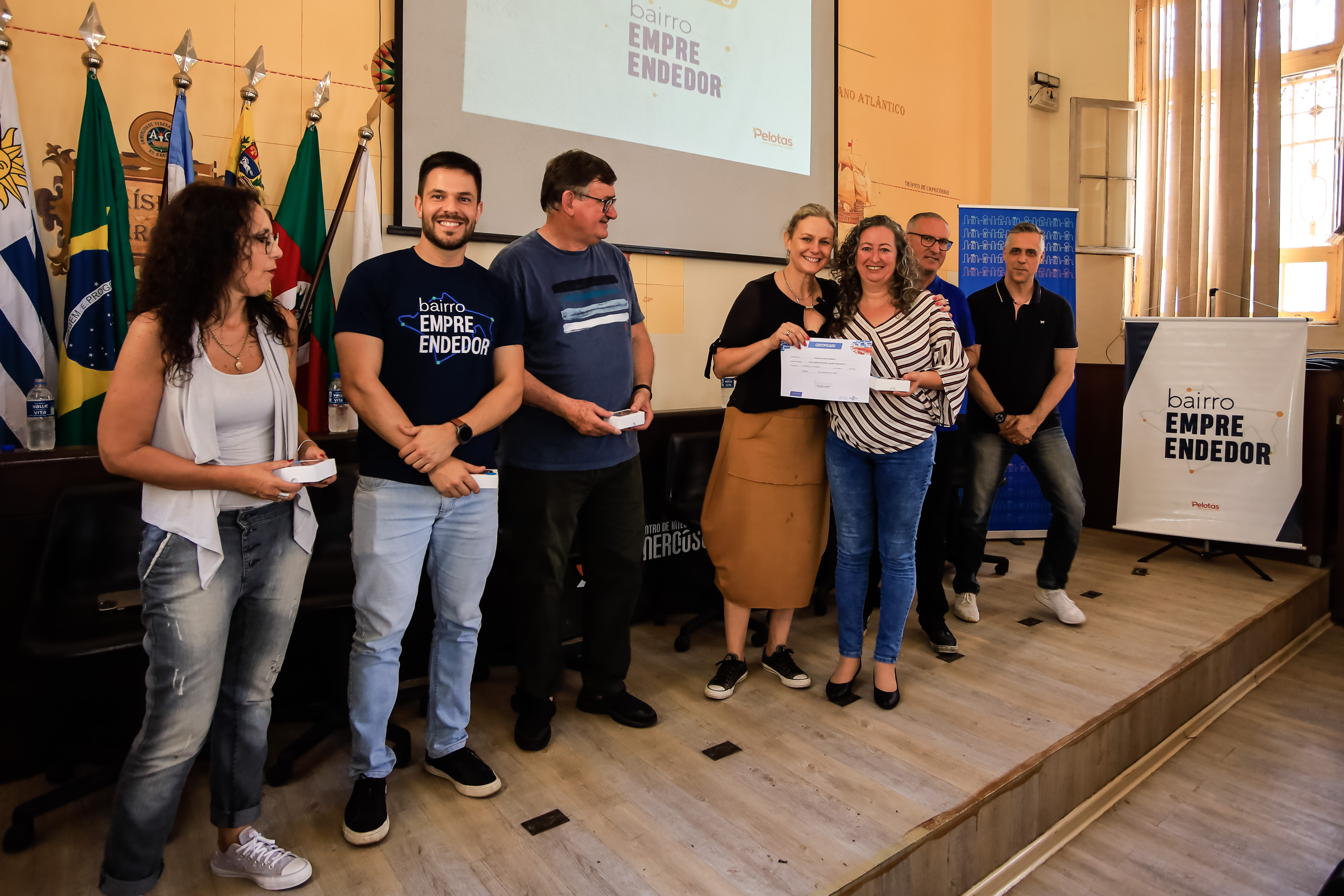 Os integrantes do Programa no Navegantes foram 17 empreendedores, 27 professores e 57 estudantes
