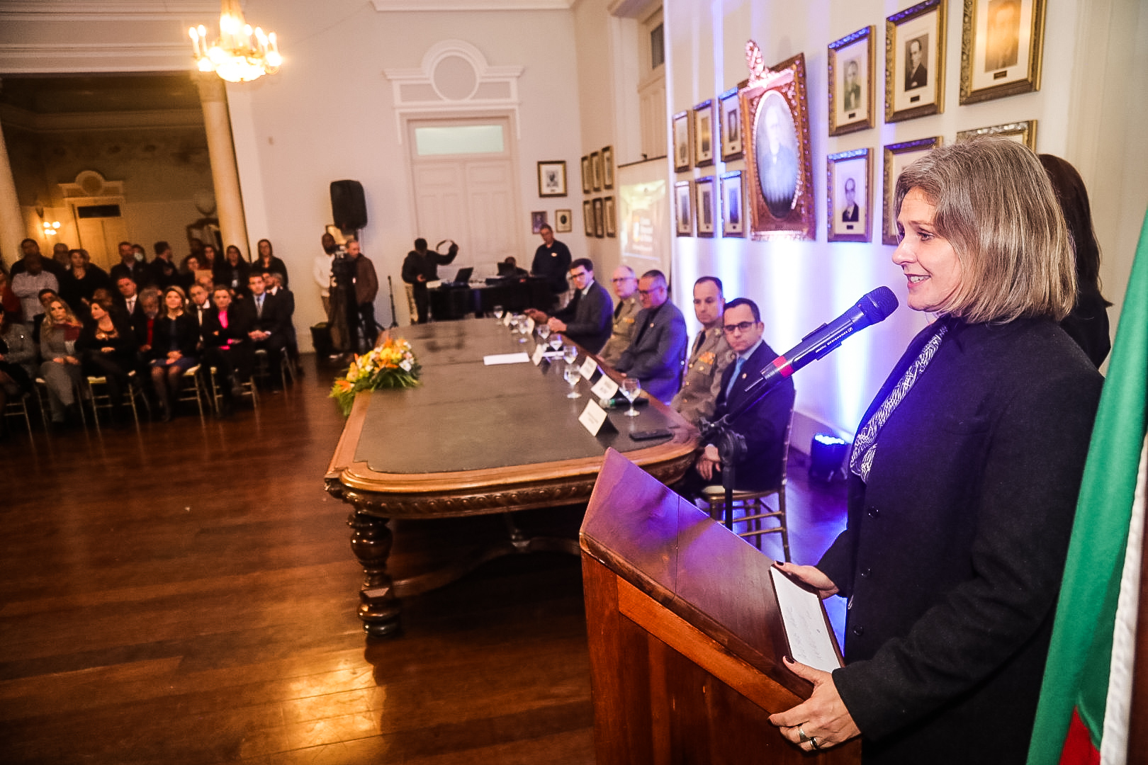 Sessão Solene alusiva aos 210 anos da cidade e aos 190 do Legislativo pelotense, na Bibliotheca Pública, destacou personalidades e instituições que contribuem para o desenvolvimento do município