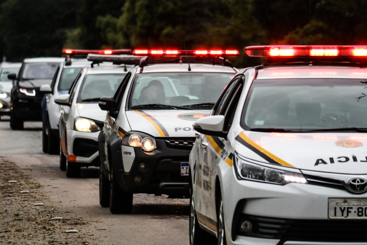Combate a aglomerações e orientação sobre as medidas de prevenção à pandemia fazem parte do trabalho das forças policiais