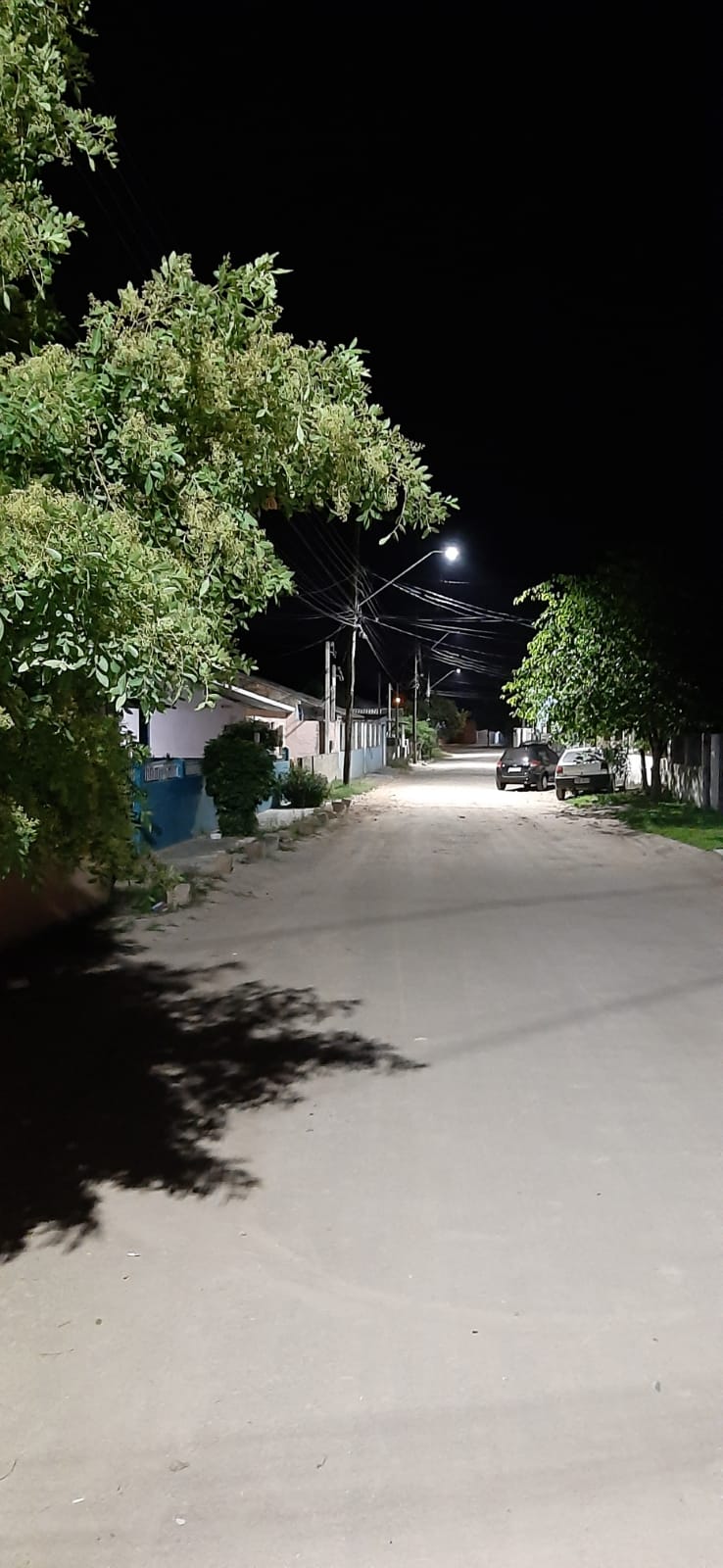 Rua Augusto de Saint Hilaire, no Areal, recebe 15 luminárias do novo sistema