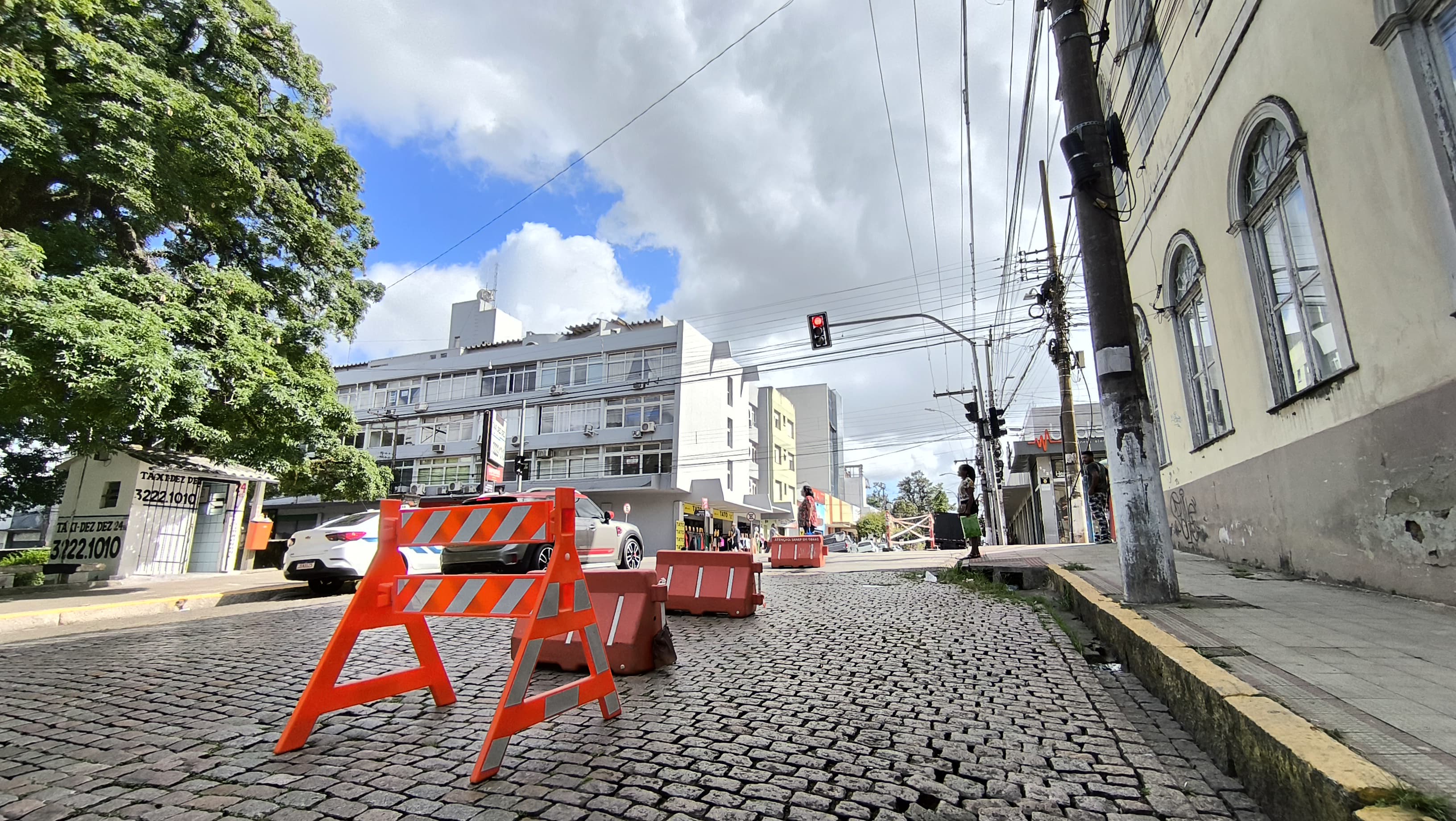 Obras na Floriano/Santa Tecla, a partir de segunda-feira (3), geram ajustes no transporte coletivo