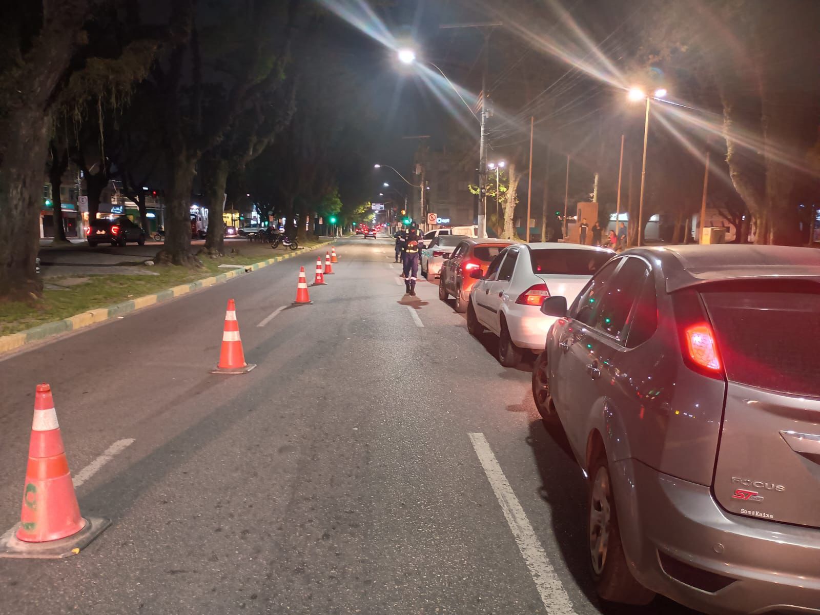 Ação conjunta da Prefeitura e Brigada Militar realizou fiscalização do trânsito e apoio às secretarias de Urbanismo e Saúde na vistoria de estabelecimentos