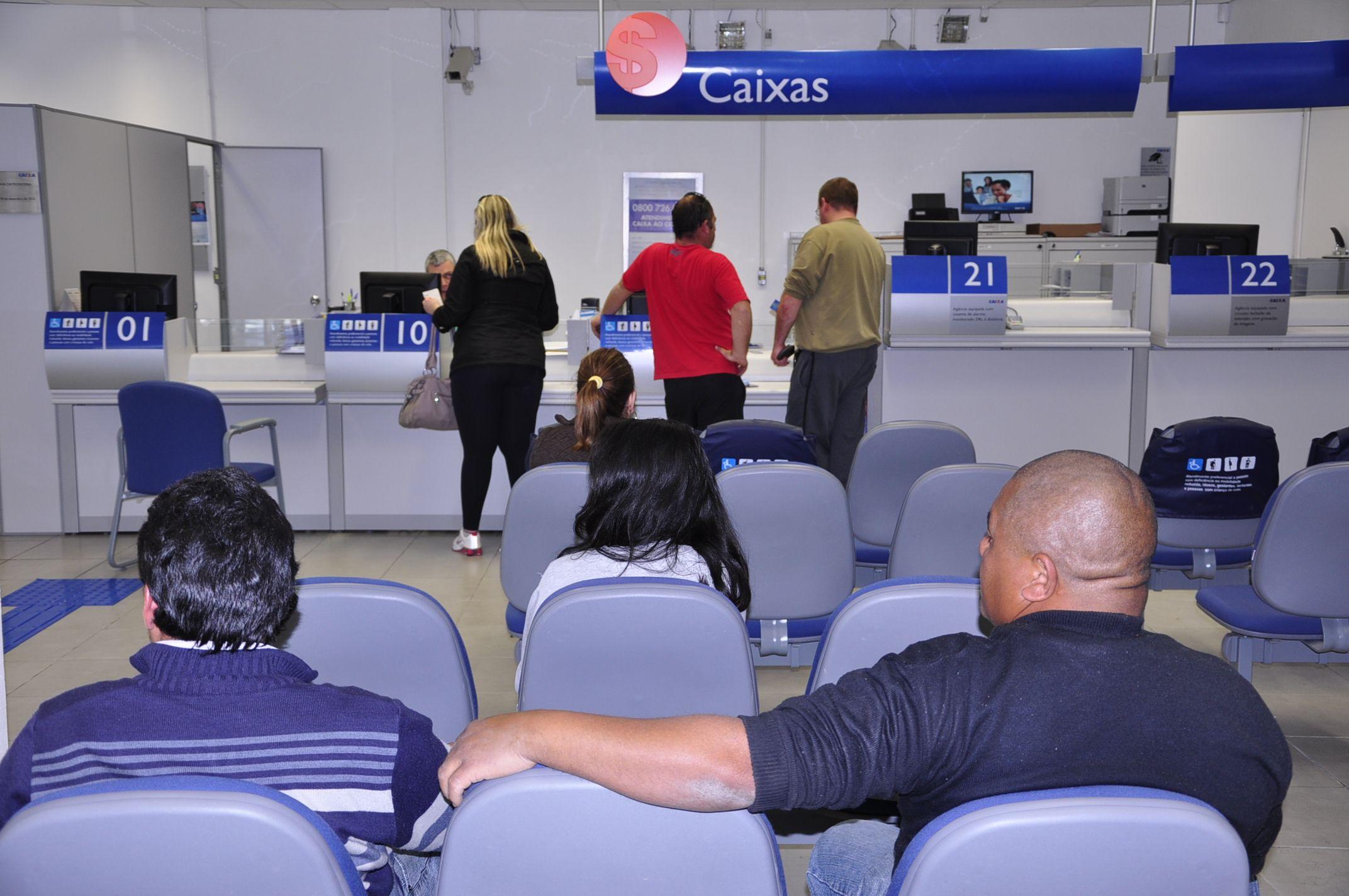Leis Municipais garantem ao cidadão atendimento em até 20 ou 30 minutos nos caixas físicos, dependendo do período do mês