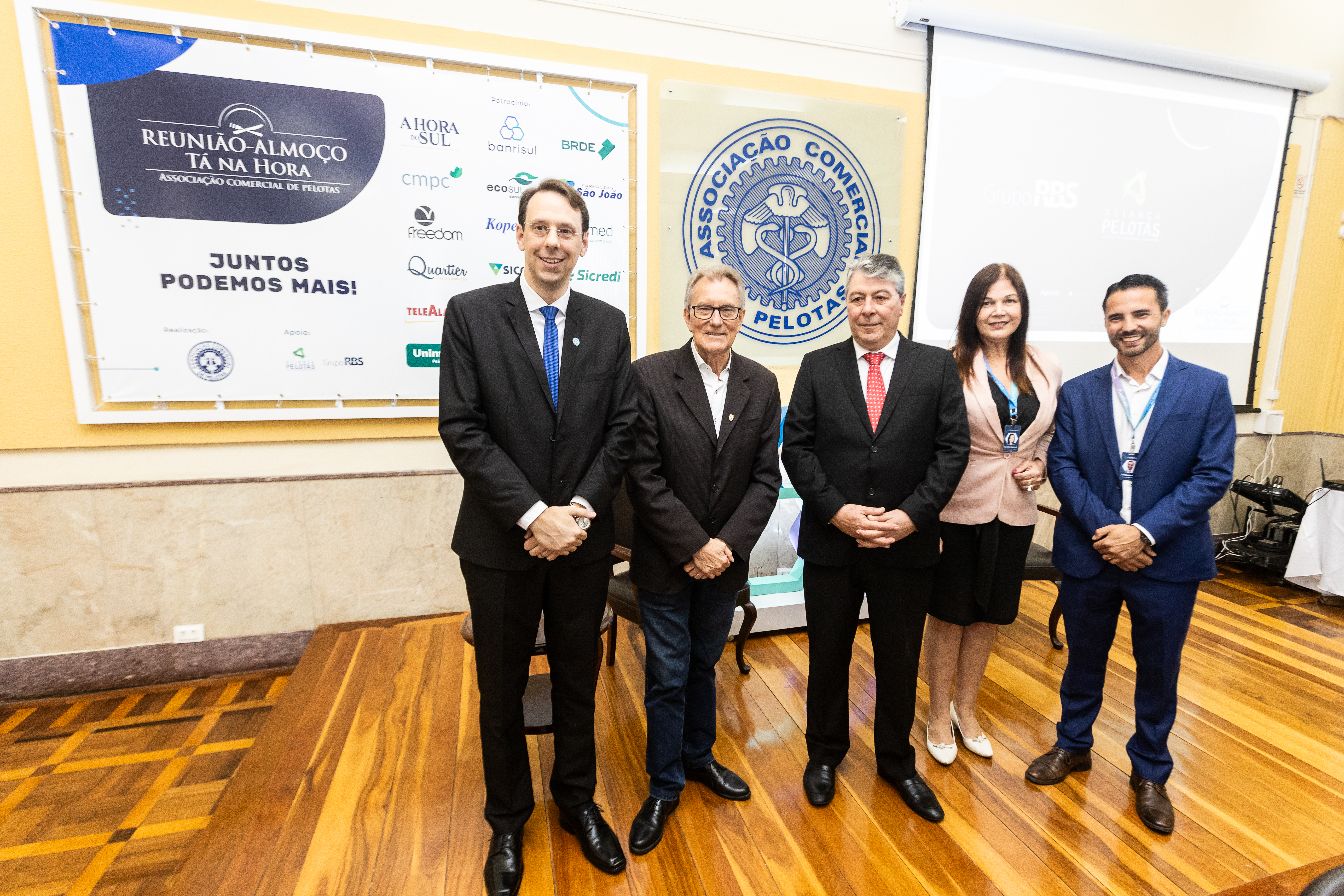 Idemar Barz representou o município da “Tá na Hora”, cuja edição foi dedicada ao centenário do Banrisul, com palestra do presidente da instituição