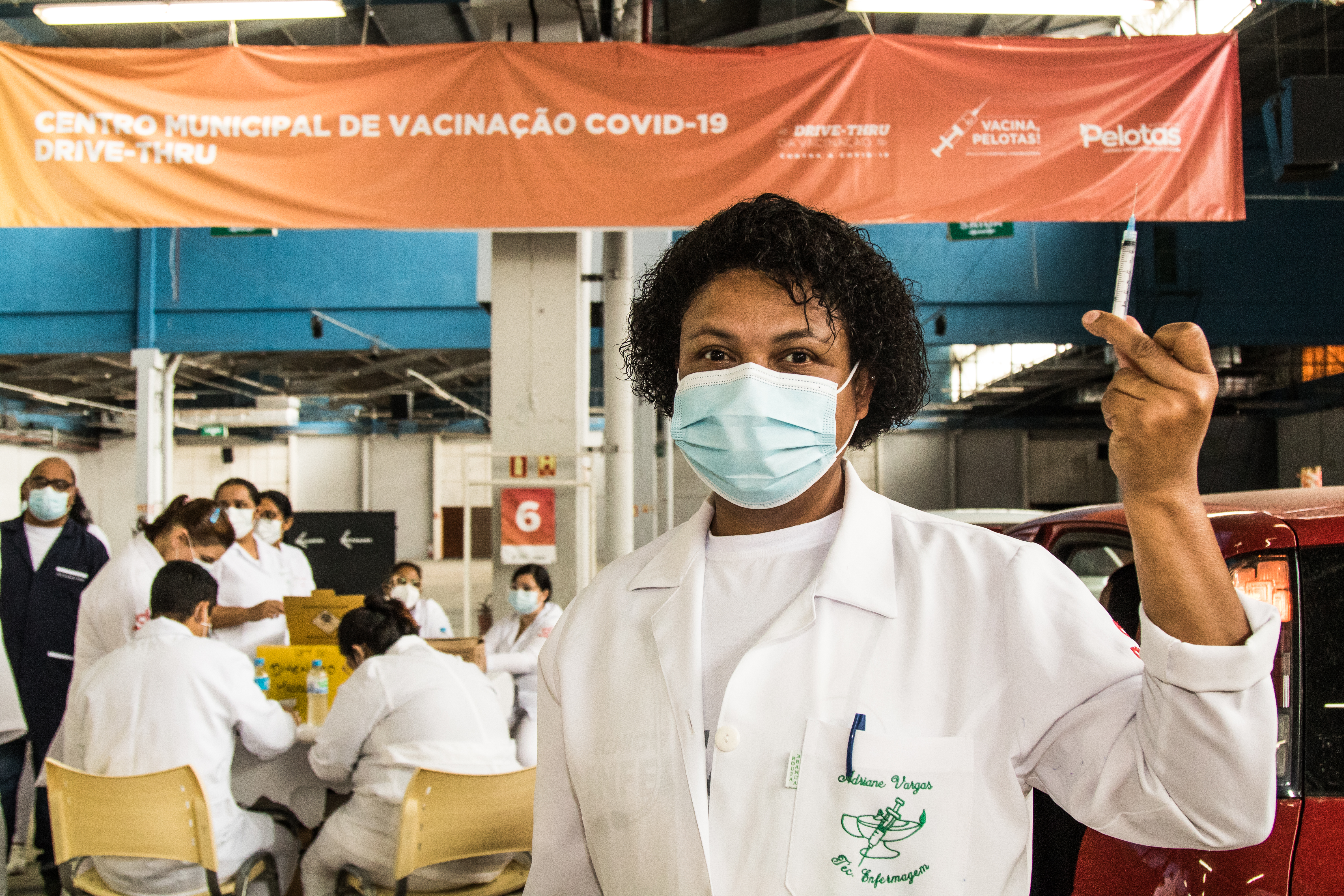 A aplicação da 2ª dose para o público com 77 anos aconteceu no Centro de Eventos